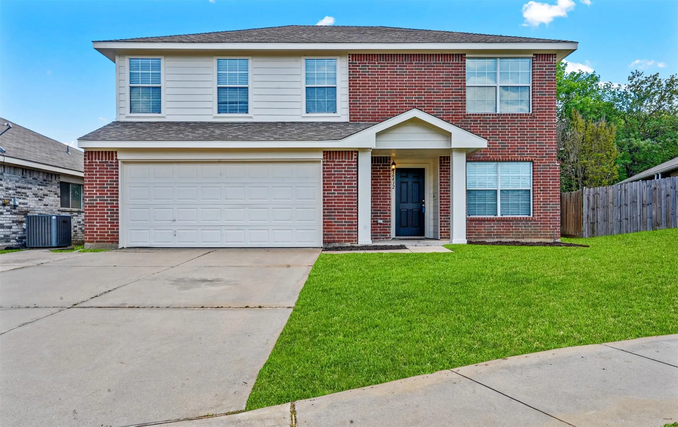 Single Family Residence For Rent in Tarrant County , 6432 Paradise Valley Road, Fort Worth, Texas 76112, 3 Bedroom, 3 Bathroom, 2 Garage spaces, 2,000 Sqft, built in 2007, mls#21354867, Real Estate Agent in Fort Worth, Homes For Rent in Tarrant county, Homes For Rent in Fort Worth, Realtor in Fort Worth Texas, Real Estate Brokerage Independent Realty Texas, Luminita Cordes Realtor