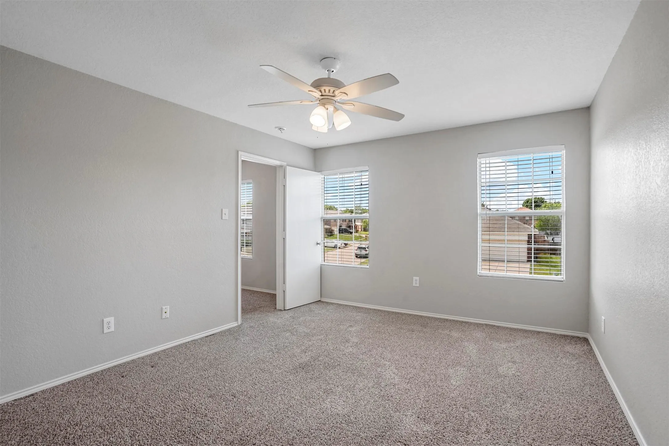 Single Family Residence For Rent in Tarrant County , 6432 Paradise Valley Road, Fort Worth, Texas 76112, 3 Bedroom, 3 Bathroom, 2 Garage spaces, 2,000 Sqft, built in 2007, mls#21354867, Real Estate Agent in Fort Worth, Homes For Rent in Tarrant county, Homes For Rent in Fort Worth, Realtor in Fort Worth Texas, Real Estate Brokerage Independent Realty Texas, Luminita Cordes Realtor