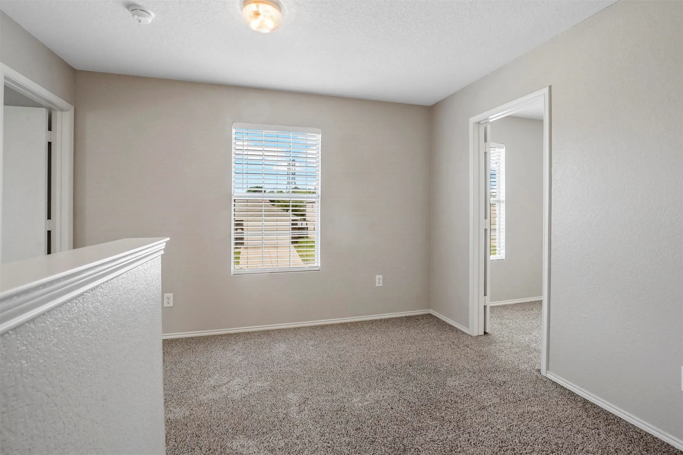 Single Family Residence For Rent in Tarrant County , 6432 Paradise Valley Road, Fort Worth, Texas 76112, 3 Bedroom, 3 Bathroom, 2 Garage spaces, 2,000 Sqft, built in 2007, mls#21354867, Real Estate Agent in Fort Worth, Homes For Rent in Tarrant county, Homes For Rent in Fort Worth, Realtor in Fort Worth Texas, Real Estate Brokerage Independent Realty Texas, Luminita Cordes Realtor