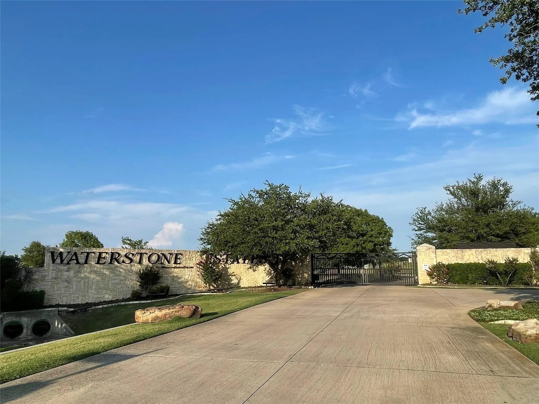 Single Family Residence For Sale in Collin County , 4223 Waterstone Estates Drive, Mc Kinney, Texas 75071, 4 Bedroom, 5 Bathroom, 3 Garage spaces, 3,658 Sqft, built in 2021, mls#21344324, Real Estate Agent in Mc Kinney, Homes For Sale in Collin county, Homes For Sale in Mc Kinney, Realtor in Mc Kinney Texas, Real Estate Brokerage Independent Realty Texas, Luminita Cordes Realtor