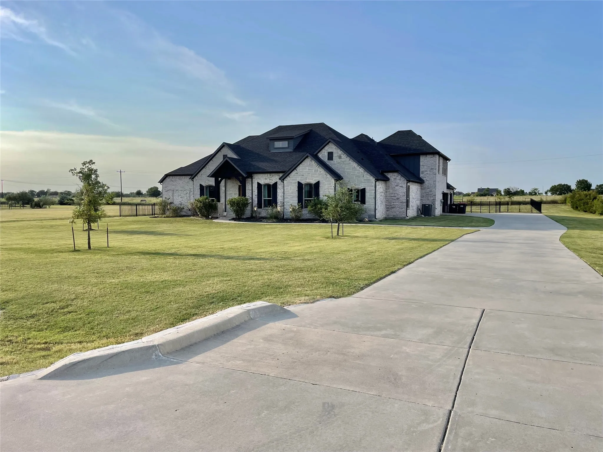 Single Family Residence For Sale in Collin County , 4223 Waterstone Estates Drive, Mc Kinney, Texas 75071, 4 Bedroom, 5 Bathroom, 3 Garage spaces, 3,658 Sqft, built in 2021, mls#21344324, Real Estate Agent in Mc Kinney, Homes For Sale in Collin county, Homes For Sale in Mc Kinney, Realtor in Mc Kinney Texas, Real Estate Brokerage Independent Realty Texas, Luminita Cordes Realtor