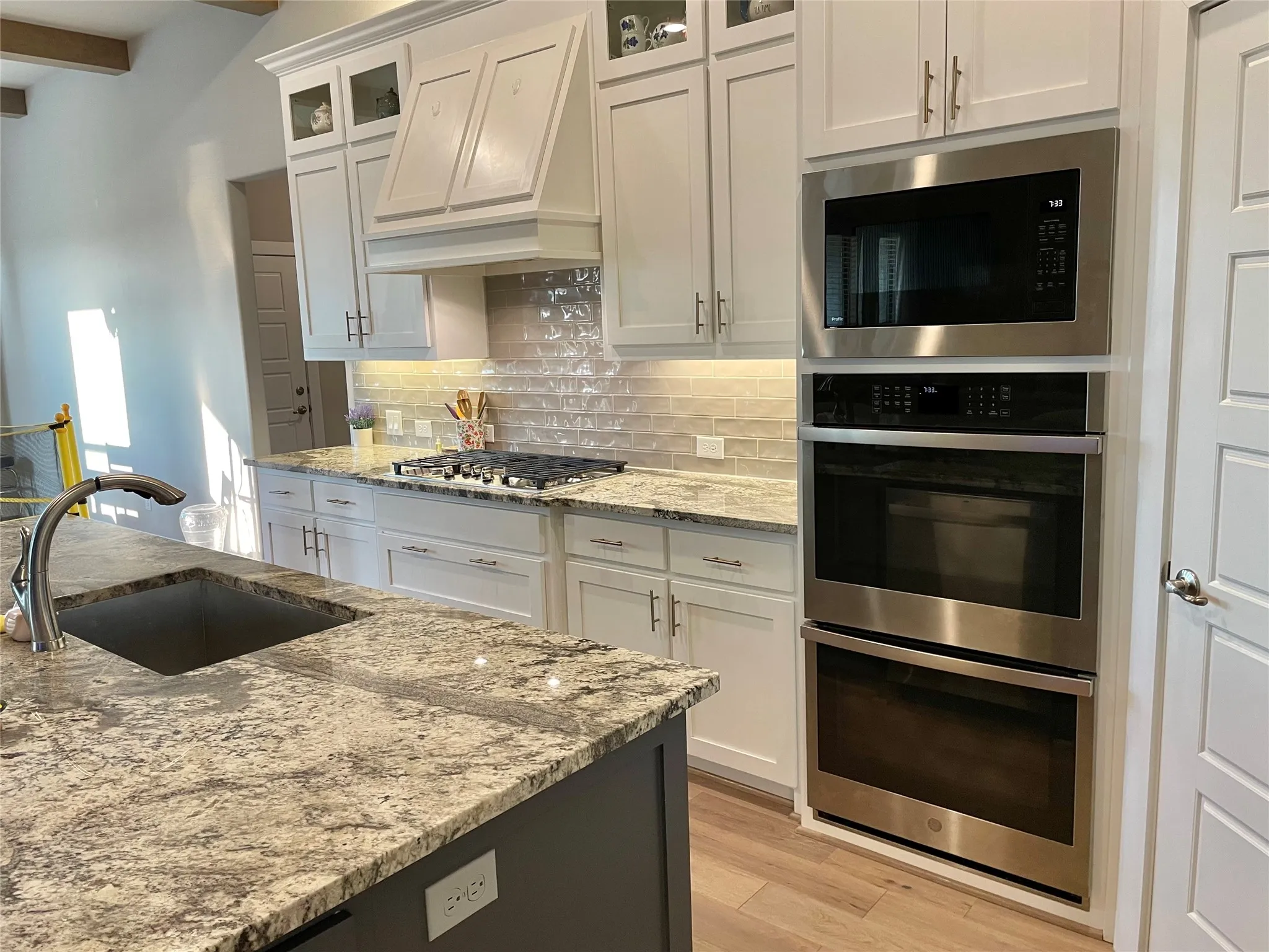Single Family Residence For Sale in Collin County , 4223 Waterstone Estates Drive, Mc Kinney, Texas 75071, 4 Bedroom, 5 Bathroom, 3 Garage spaces, 3,658 Sqft, built in 2021, mls#21344324, Real Estate Agent in Mc Kinney, Homes For Sale in Collin county, Homes For Sale in Mc Kinney, Realtor in Mc Kinney Texas, Real Estate Brokerage Independent Realty Texas, Luminita Cordes Realtor