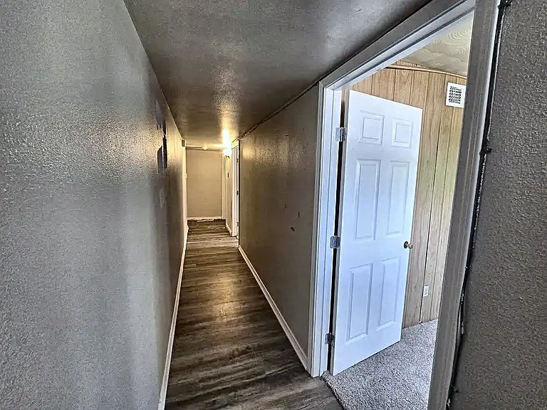 Single Family Residence For Sale in Dallas County , 212 N Longacre Lane, Dallas, Texas 75217, 3 Bedroom, 2 Bathroom, 2 Garage spaces, 1,586 Sqft, built in 1962, mls#21352725, Real Estate Agent in Dallas, Homes For Sale in Dallas county, Homes For Sale in Dallas, Realtor in Dallas Texas, Real Estate Brokerage Independent Realty Texas, Luminita Cordes Realtor