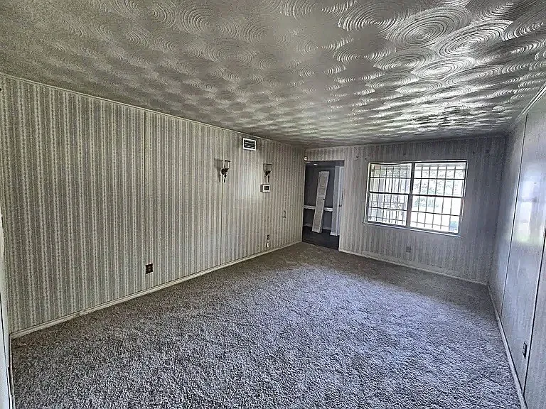 Single Family Residence For Sale in Dallas County , 212 N Longacre Lane, Dallas, Texas 75217, 3 Bedroom, 2 Bathroom, 2 Garage spaces, 1,586 Sqft, built in 1962, mls#21352725, Real Estate Agent in Dallas, Homes For Sale in Dallas county, Homes For Sale in Dallas, Realtor in Dallas Texas, Real Estate Brokerage Independent Realty Texas, Luminita Cordes Realtor