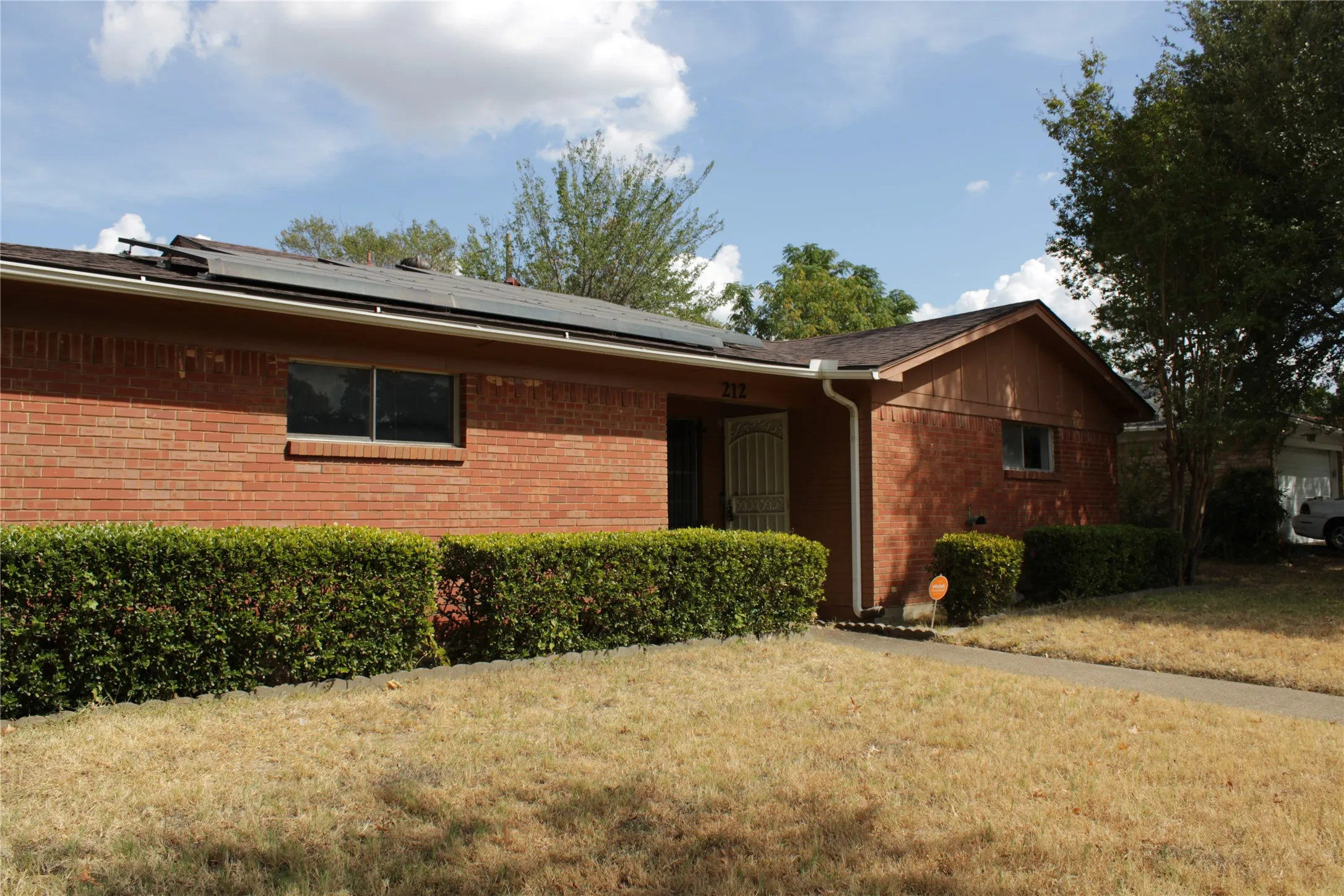 Single Family Residence For Sale in Dallas County , 212 N Longacre Lane, Dallas, Texas 75217, 3 Bedroom, 2 Bathroom, 2 Garage spaces, 1,586 Sqft, built in 1962, mls#21352725, Real Estate Agent in Dallas, Homes For Sale in Dallas county, Homes For Sale in Dallas, Realtor in Dallas Texas, Real Estate Brokerage Independent Realty Texas, Luminita Cordes Realtor