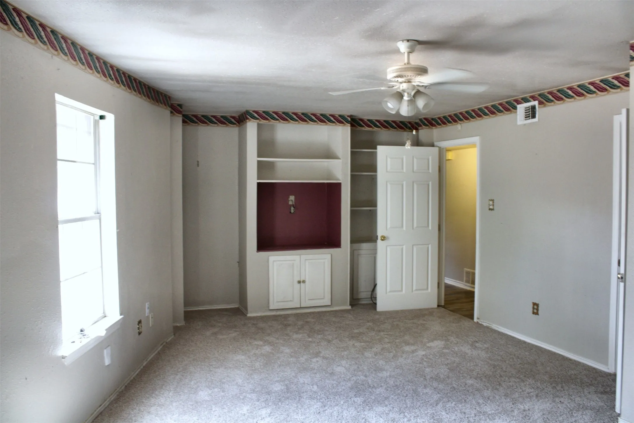 Single Family Residence For Sale in Dallas County , 212 N Longacre Lane, Dallas, Texas 75217, 3 Bedroom, 2 Bathroom, 2 Garage spaces, 1,586 Sqft, built in 1962, mls#21352725, Real Estate Agent in Dallas, Homes For Sale in Dallas county, Homes For Sale in Dallas, Realtor in Dallas Texas, Real Estate Brokerage Independent Realty Texas, Luminita Cordes Realtor