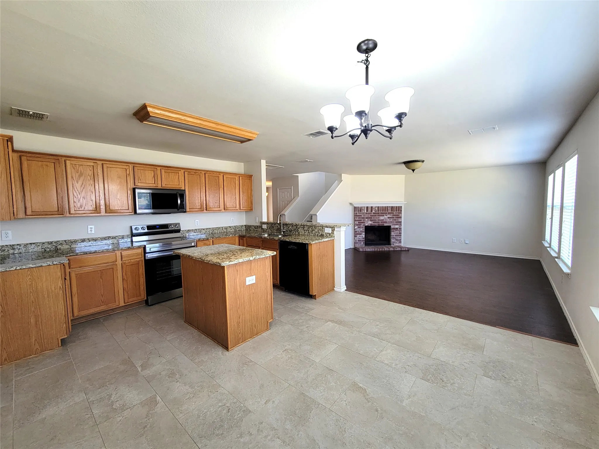 Single Family Residence For Rent in Collin County , 2603 Hidden Valley Drive, Mc Kinney, Texas 75071, 3 Bedroom, 3 Bathroom, 2 Garage spaces, 2,202 Sqft, built in 2000, mls#21354878, Real Estate Agent in Mc Kinney, Homes For Rent in Collin county, Homes For Rent in Mc Kinney, Realtor in Mc Kinney Texas, Real Estate Brokerage Independent Realty Texas, Luminita Cordes Realtor
