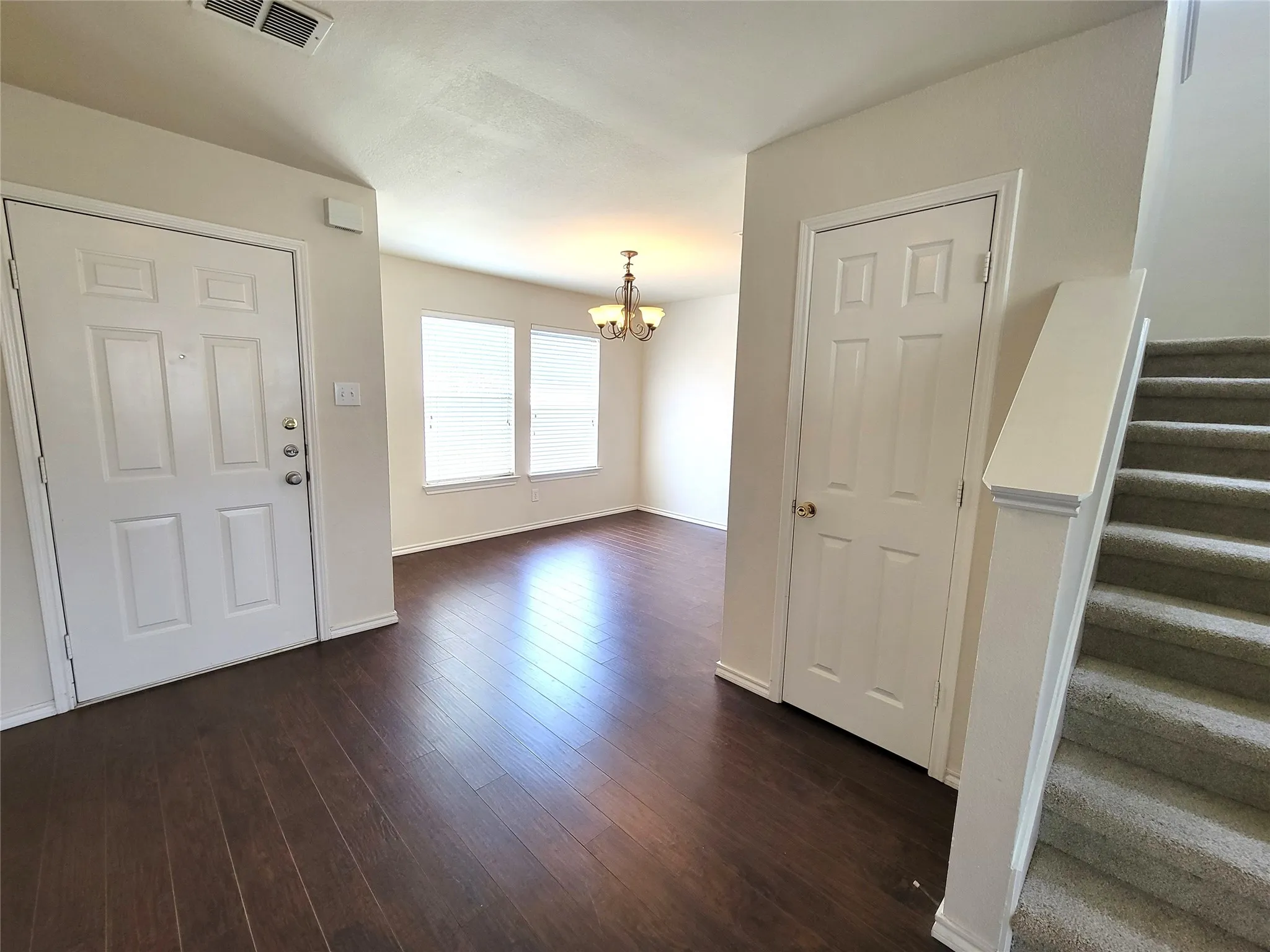 Single Family Residence For Rent in Collin County , 2603 Hidden Valley Drive, Mc Kinney, Texas 75071, 3 Bedroom, 3 Bathroom, 2 Garage spaces, 2,202 Sqft, built in 2000, mls#21354878, Real Estate Agent in Mc Kinney, Homes For Rent in Collin county, Homes For Rent in Mc Kinney, Realtor in Mc Kinney Texas, Real Estate Brokerage Independent Realty Texas, Luminita Cordes Realtor