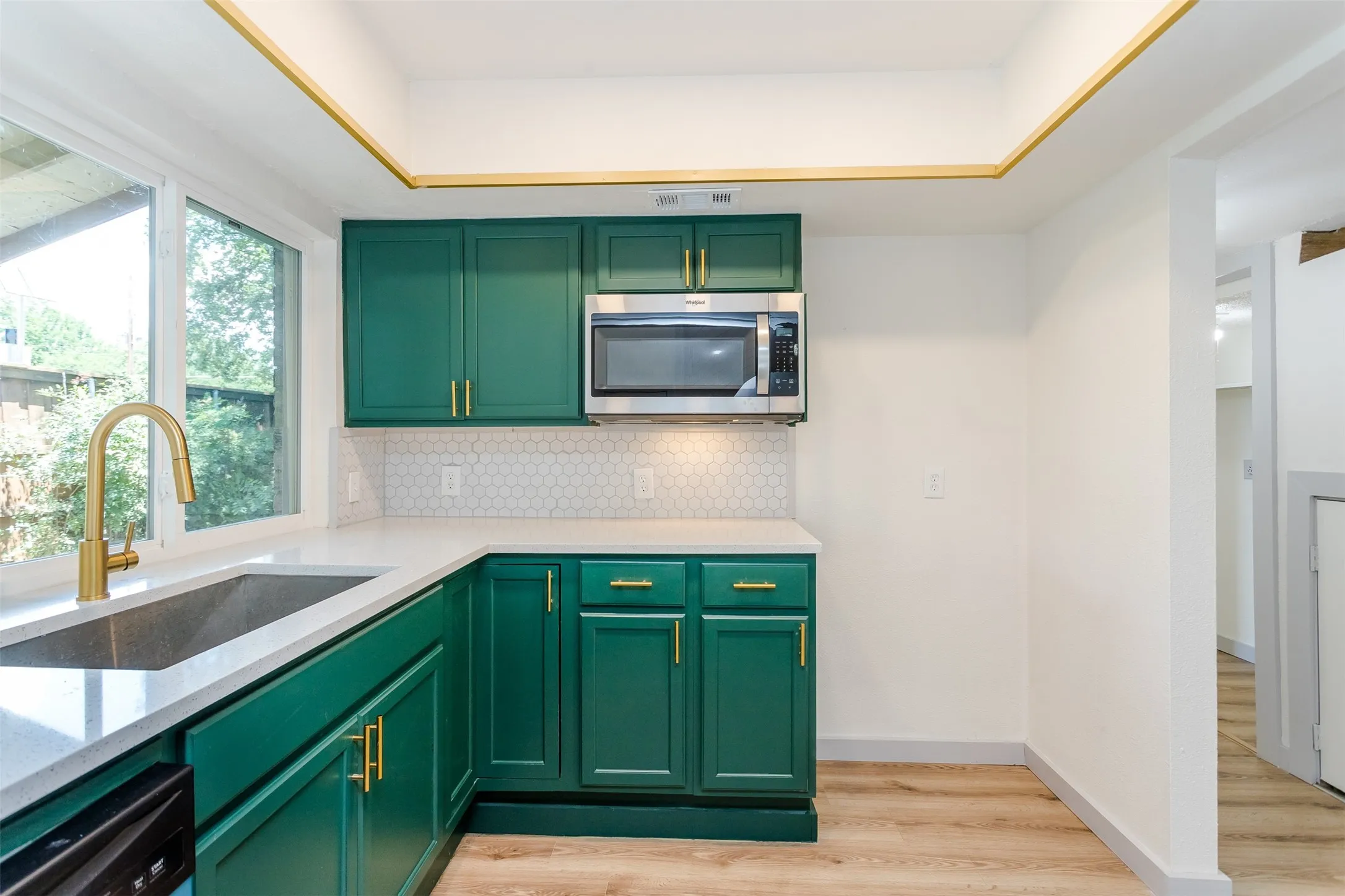 Townhouse For Rent in Dallas County , 2026 Via Ballena, Carrollton, Texas 75006, 3 Bedroom, 2 Bathroom, Garage spaces, 1,250 Sqft, built in 1973, mls#21348810, Real Estate Agent in Carrollton, Homes For Rent in Dallas county, Homes For Rent in Carrollton, Realtor in Carrollton Texas, Real Estate Brokerage Independent Realty Texas, Luminita Cordes Realtor
