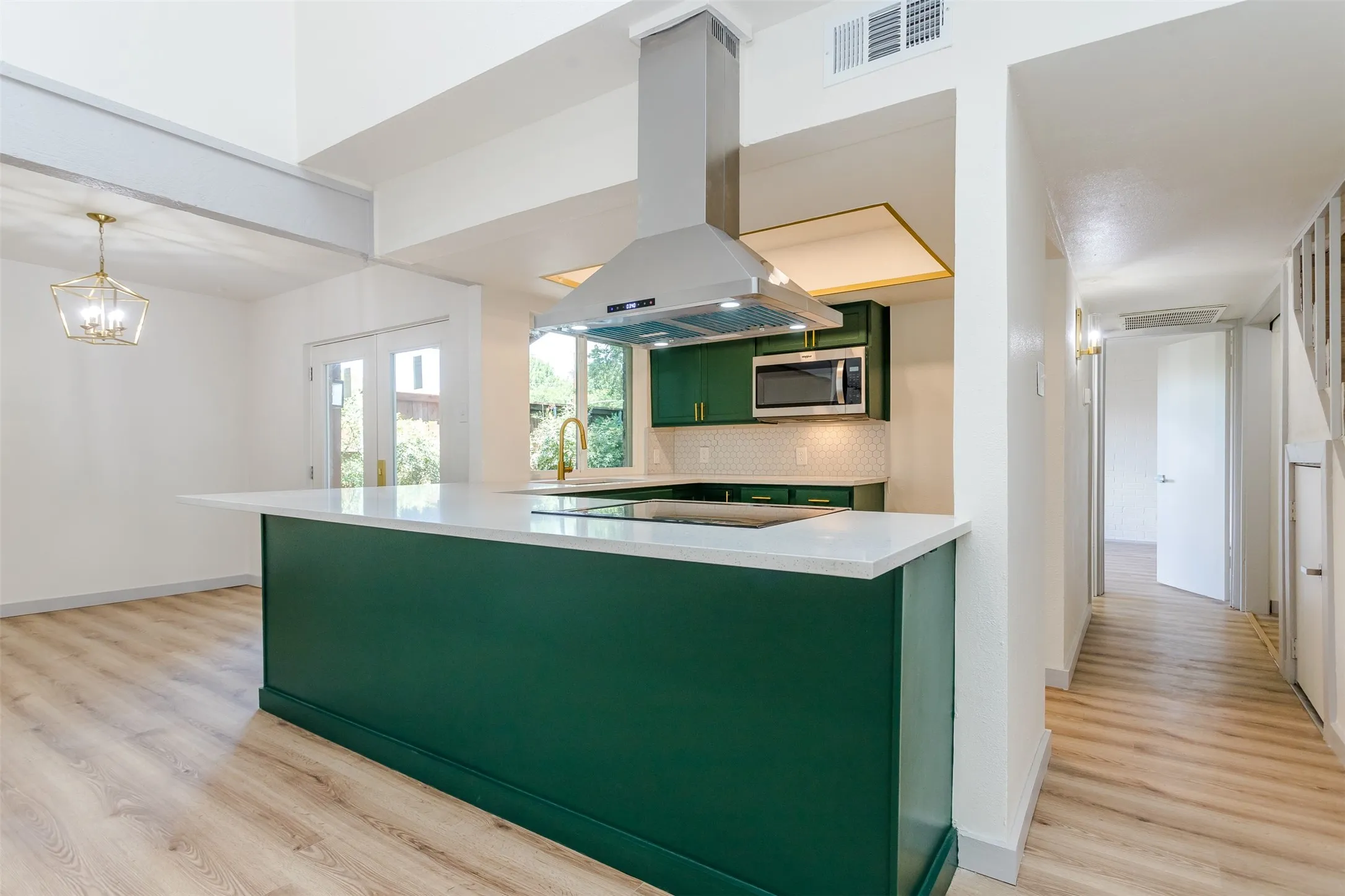 Townhouse For Rent in Dallas County , 2026 Via Ballena, Carrollton, Texas 75006, 3 Bedroom, 2 Bathroom, Garage spaces, 1,250 Sqft, built in 1973, mls#21348810, Real Estate Agent in Carrollton, Homes For Rent in Dallas county, Homes For Rent in Carrollton, Realtor in Carrollton Texas, Real Estate Brokerage Independent Realty Texas, Luminita Cordes Realtor