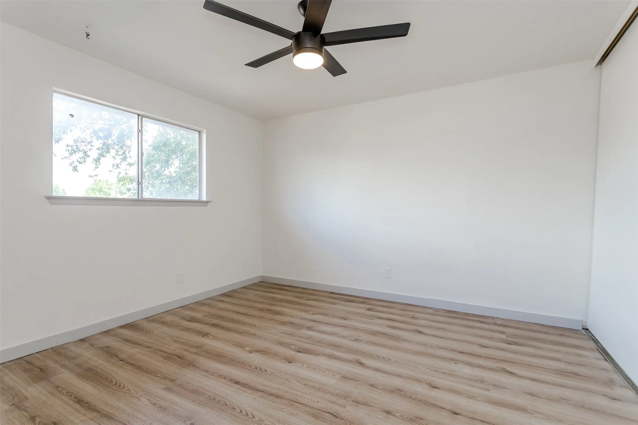 Townhouse For Rent in Dallas County , 2026 Via Ballena, Carrollton, Texas 75006, 3 Bedroom, 2 Bathroom, Garage spaces, 1,250 Sqft, built in 1973, mls#21348810, Real Estate Agent in Carrollton, Homes For Rent in Dallas county, Homes For Rent in Carrollton, Realtor in Carrollton Texas, Real Estate Brokerage Independent Realty Texas, Luminita Cordes Realtor