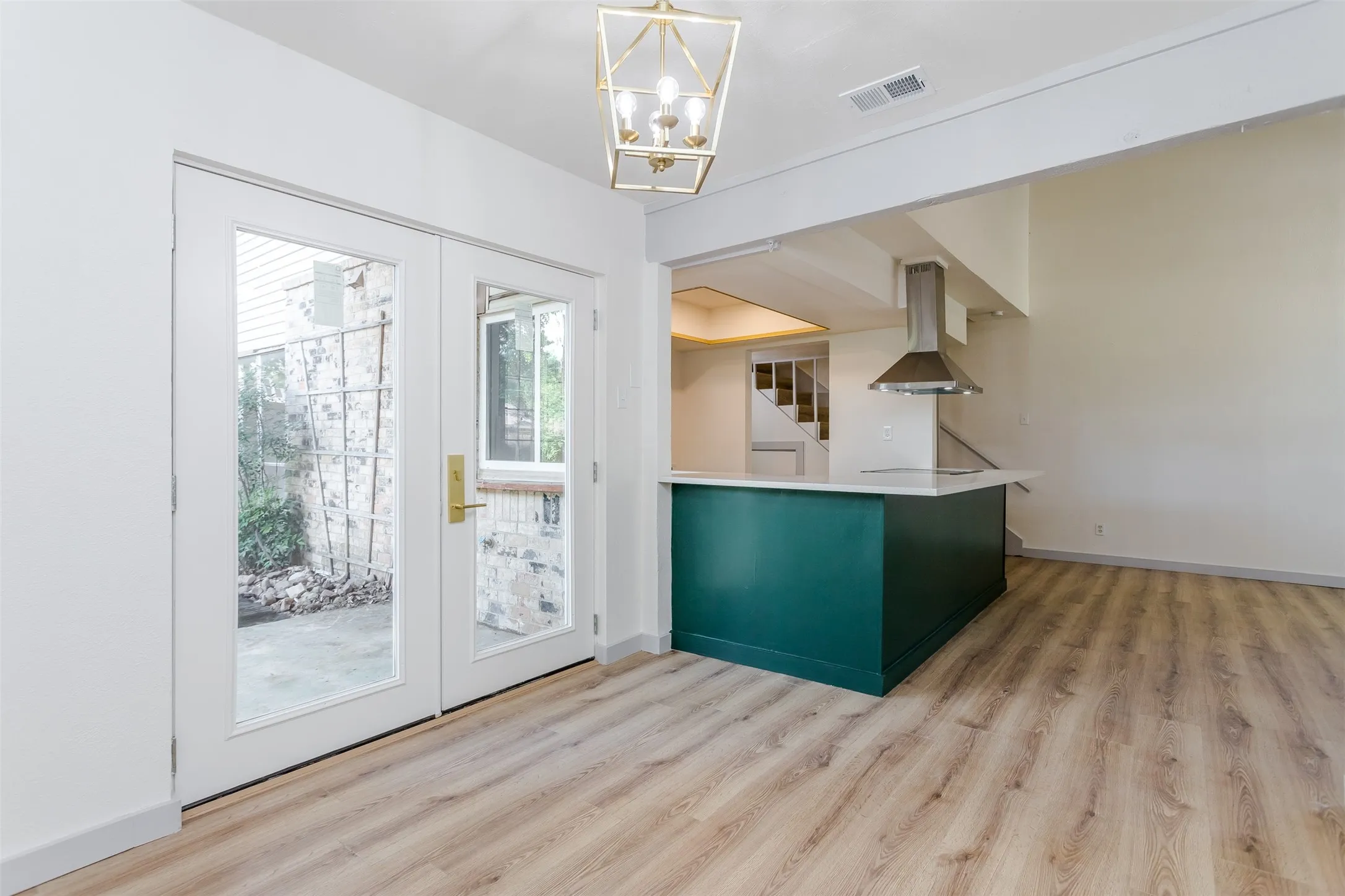 Townhouse For Rent in Dallas County , 2026 Via Ballena, Carrollton, Texas 75006, 3 Bedroom, 2 Bathroom, Garage spaces, 1,250 Sqft, built in 1973, mls#21348810, Real Estate Agent in Carrollton, Homes For Rent in Dallas county, Homes For Rent in Carrollton, Realtor in Carrollton Texas, Real Estate Brokerage Independent Realty Texas, Luminita Cordes Realtor