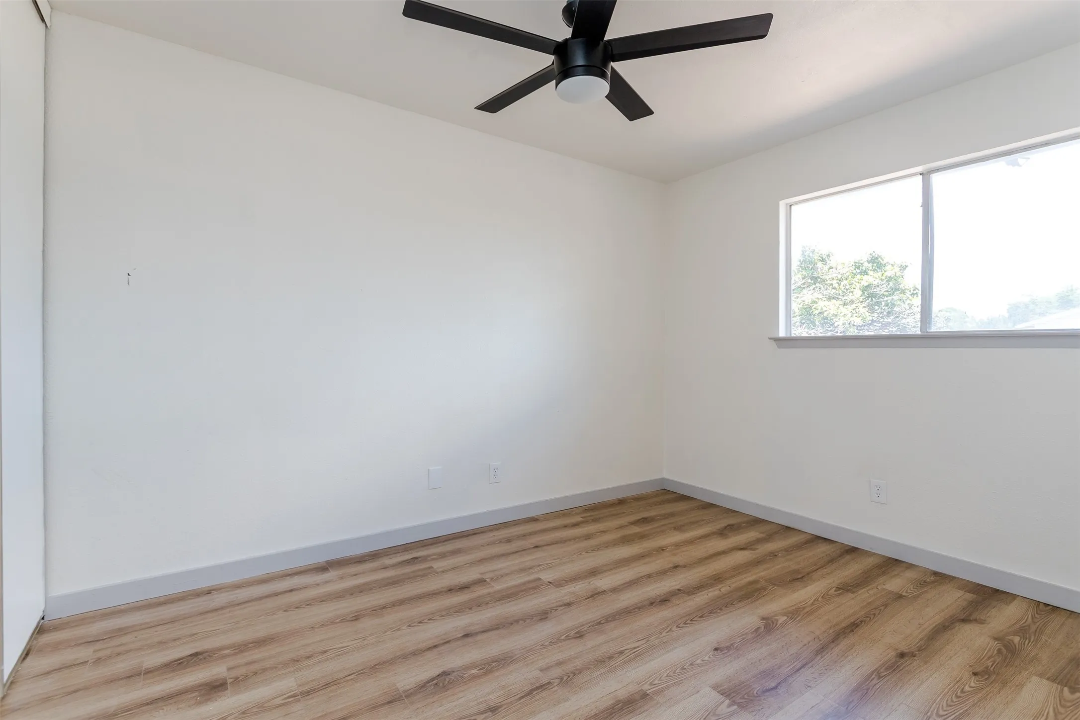 Townhouse For Rent in Dallas County , 2026 Via Ballena, Carrollton, Texas 75006, 3 Bedroom, 2 Bathroom, Garage spaces, 1,250 Sqft, built in 1973, mls#21348810, Real Estate Agent in Carrollton, Homes For Rent in Dallas county, Homes For Rent in Carrollton, Realtor in Carrollton Texas, Real Estate Brokerage Independent Realty Texas, Luminita Cordes Realtor
