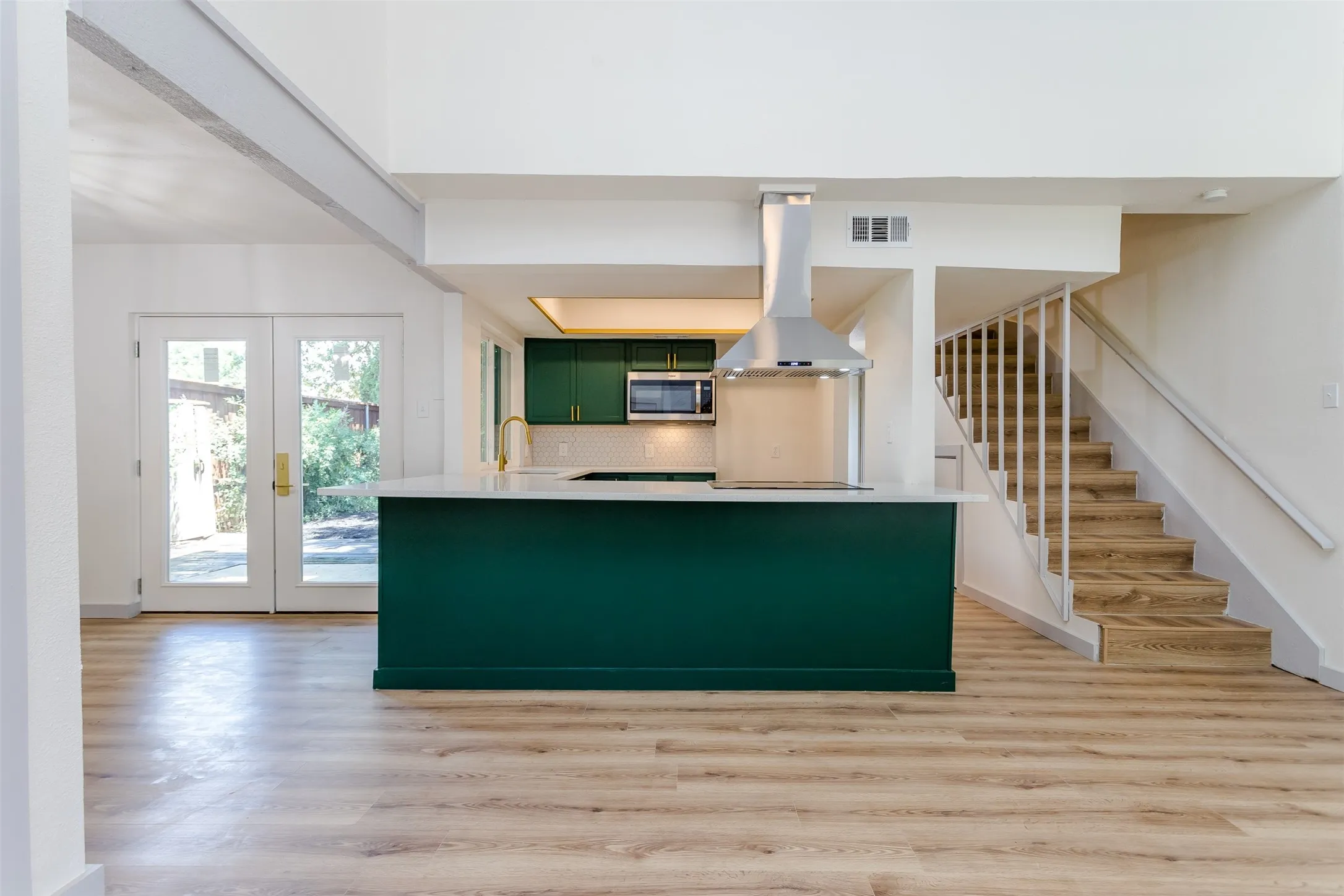 Townhouse For Rent in Dallas County , 2026 Via Ballena, Carrollton, Texas 75006, 3 Bedroom, 2 Bathroom, Garage spaces, 1,250 Sqft, built in 1973, mls#21348810, Real Estate Agent in Carrollton, Homes For Rent in Dallas county, Homes For Rent in Carrollton, Realtor in Carrollton Texas, Real Estate Brokerage Independent Realty Texas, Luminita Cordes Realtor