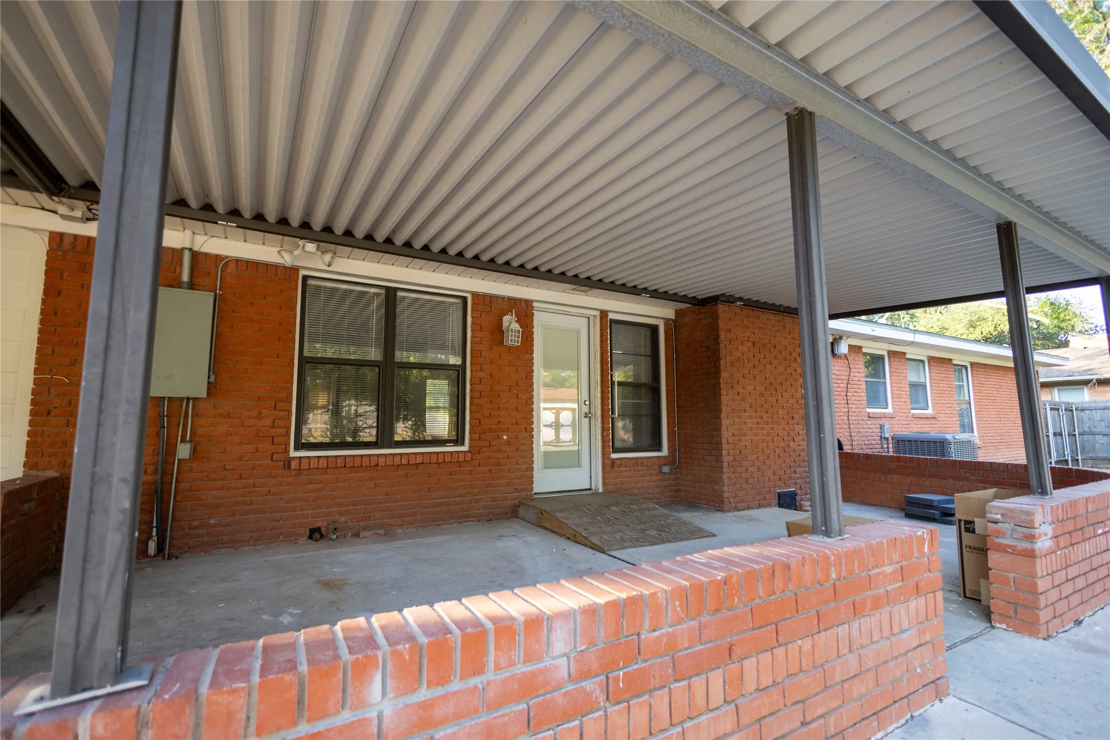 Single Family Residence For Sale in Mc Lennan County , 1332 Westwood Street, Waco, Texas 76710, 3 Bedroom, 2 Bathroom, Garage spaces, 2,386 Sqft, built in 1956, mls#21347196, Real Estate Agent in Waco, Homes For Sale in Mc Lennan county, Homes For Sale in Waco, Realtor in Waco Texas, Real Estate Brokerage Independent Realty Texas, Luminita Cordes Realtor