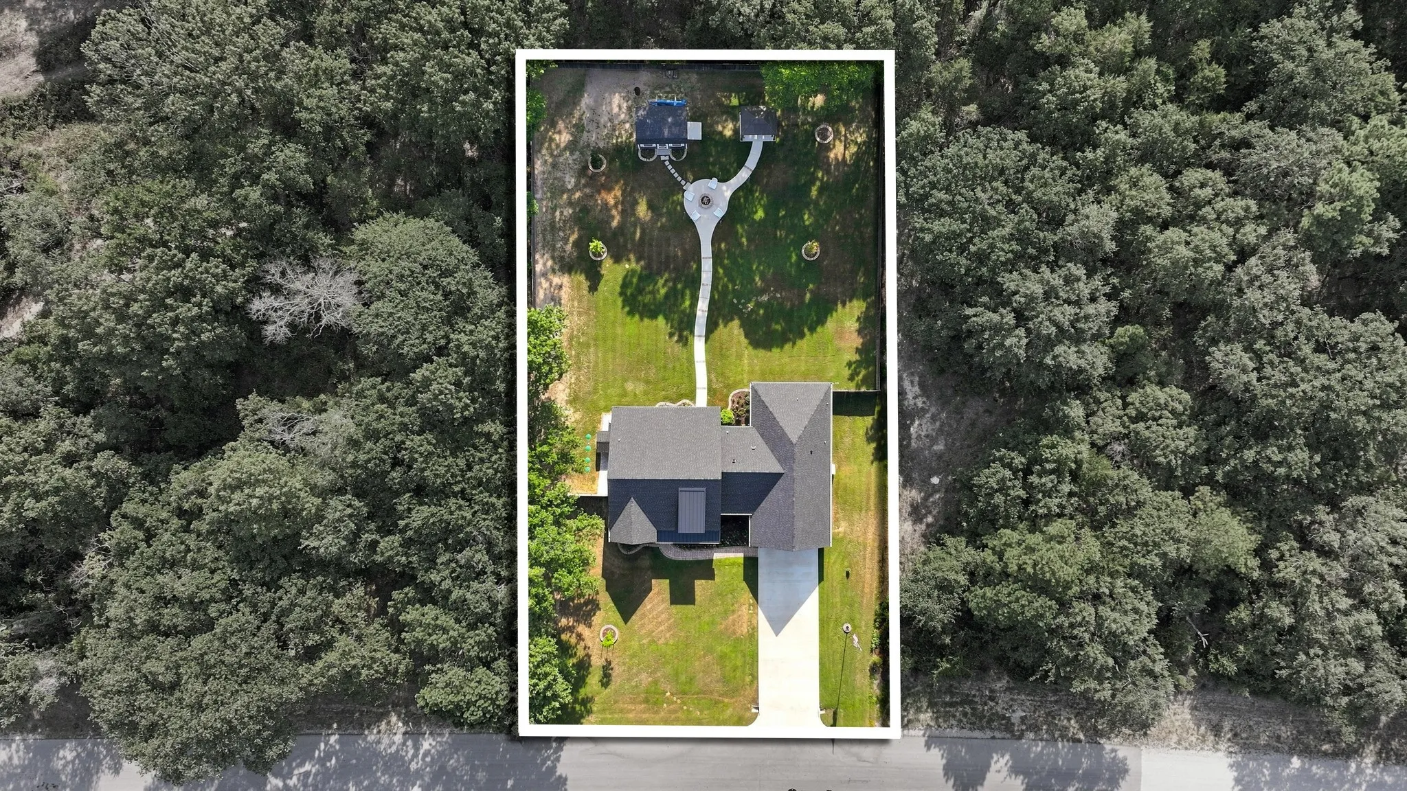 Single Family Residence For Sale in Wood County , 221 Private Road 6235 2320, Mineola, Texas 75773, 3 Bedroom, 2 Bathroom, 2 Garage spaces, 1,952 Sqft, built in 2024, mls#21354868, Real Estate Agent in Mineola, Homes For Sale in Wood county, Homes For Sale in Mineola, Realtor in Mineola Texas, Real Estate Brokerage Independent Realty Texas, Luminita Cordes Realtor