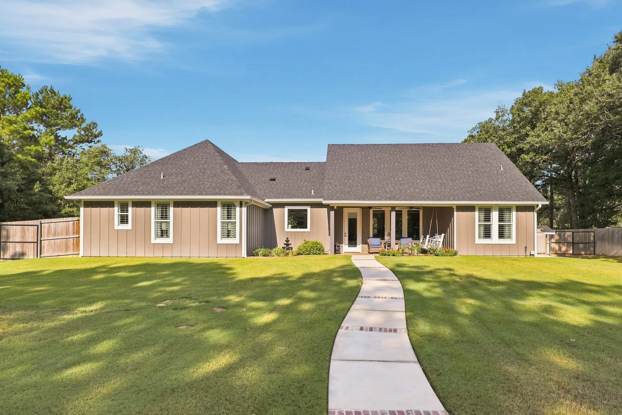 Single Family Residence For Sale in Wood County , 221 Private Road 6235 2320, Mineola, Texas 75773, 3 Bedroom, 2 Bathroom, 2 Garage spaces, 1,952 Sqft, built in 2024, mls#21354868, Real Estate Agent in Mineola, Homes For Sale in Wood county, Homes For Sale in Mineola, Realtor in Mineola Texas, Real Estate Brokerage Independent Realty Texas, Luminita Cordes Realtor