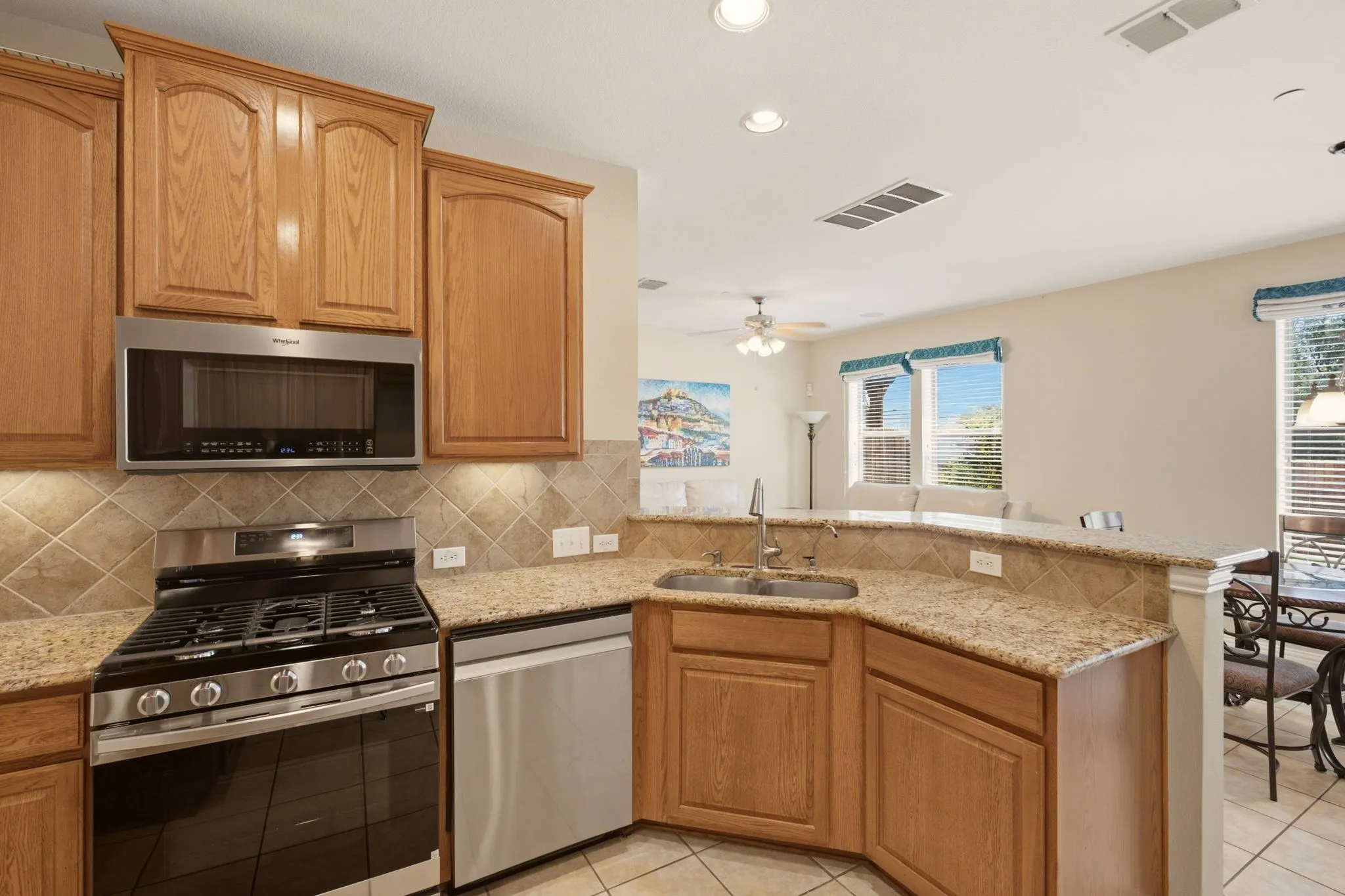 Townhouse For Sale in Collin County , 703 Chestnuthill Drive, Allen, Texas 75013, 3 Bedroom, 3 Bathroom, 2 Garage spaces, 1,898 Sqft, built in 2007, mls#21354892, Real Estate Agent in Allen, Homes For Sale in Collin county, Homes For Sale in Allen, Realtor in Allen Texas, Real Estate Brokerage Independent Realty Texas, Luminita Cordes Realtor