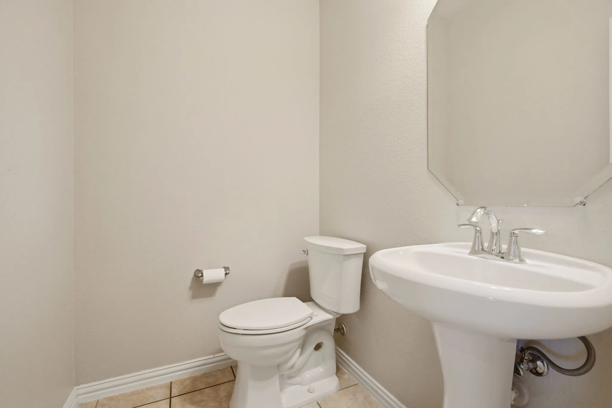 Townhouse For Sale in Collin County , 703 Chestnuthill Drive, Allen, Texas 75013, 3 Bedroom, 3 Bathroom, 2 Garage spaces, 1,898 Sqft, built in 2007, mls#21354892, Real Estate Agent in Allen, Homes For Sale in Collin county, Homes For Sale in Allen, Realtor in Allen Texas, Real Estate Brokerage Independent Realty Texas, Luminita Cordes Realtor