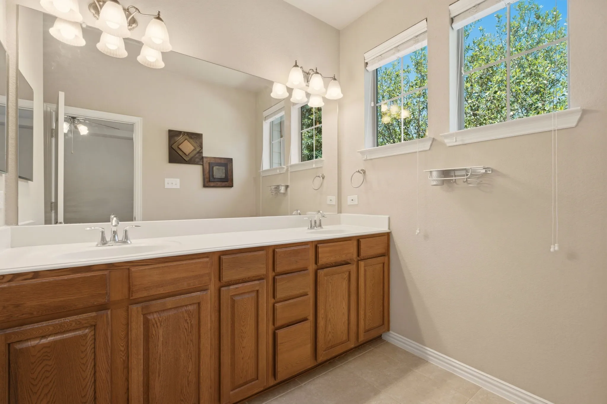 Townhouse For Sale in Collin County , 703 Chestnuthill Drive, Allen, Texas 75013, 3 Bedroom, 3 Bathroom, 2 Garage spaces, 1,898 Sqft, built in 2007, mls#21354892, Real Estate Agent in Allen, Homes For Sale in Collin county, Homes For Sale in Allen, Realtor in Allen Texas, Real Estate Brokerage Independent Realty Texas, Luminita Cordes Realtor