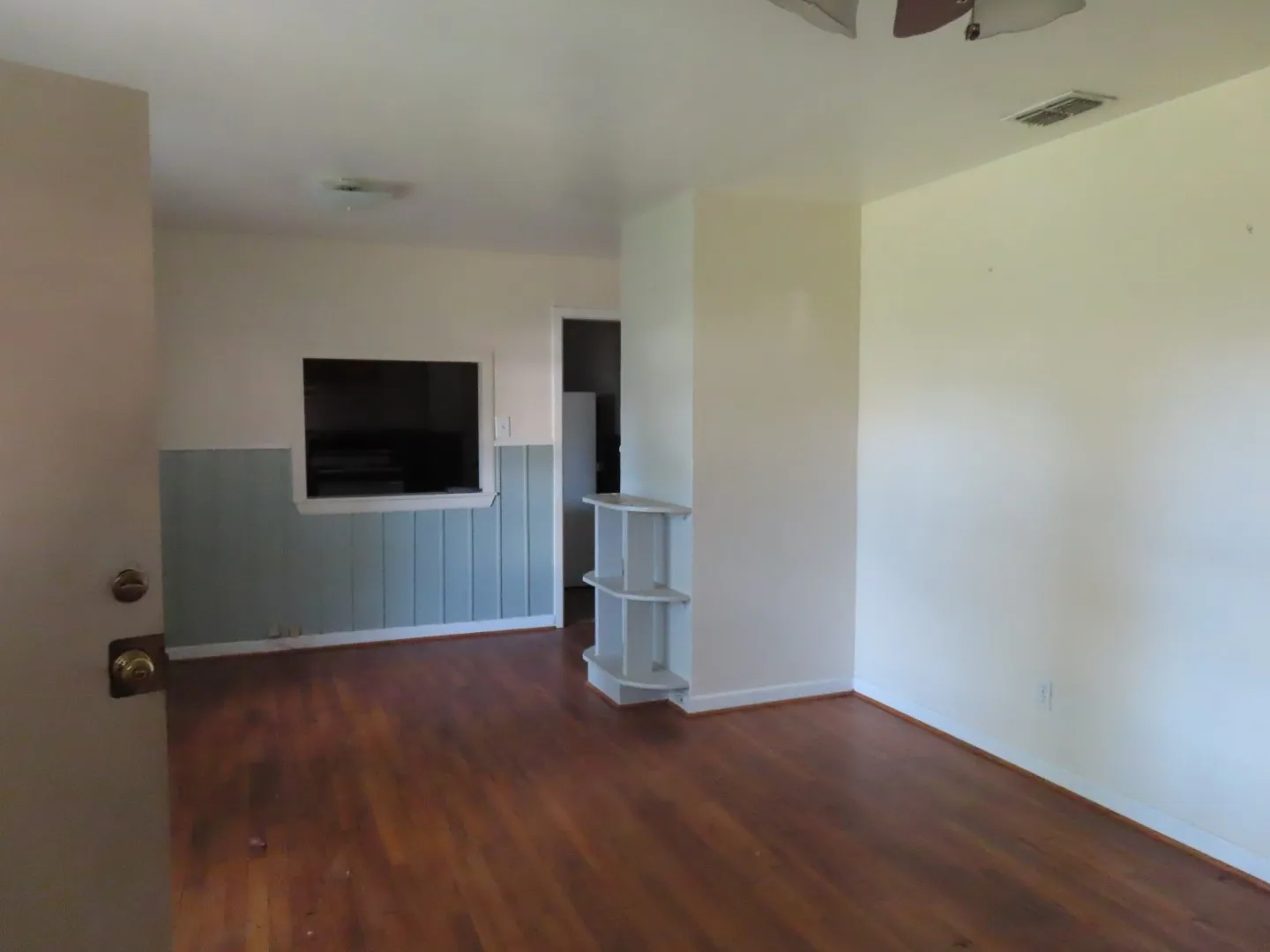 Triplex For Sale in Denton County , 112 N Hatcher Ave, Lewisville, Texas 75057, 5 Bedroom, 3 Bathroom, Garage spaces, 0 Sqft, built in 1940, mls#21352382, Real Estate Agent in Lewisville, Homes For Sale in Denton county, Homes For Sale in Lewisville, Realtor in Lewisville Texas, Real Estate Brokerage Independent Realty Texas, Luminita Cordes Realtor
