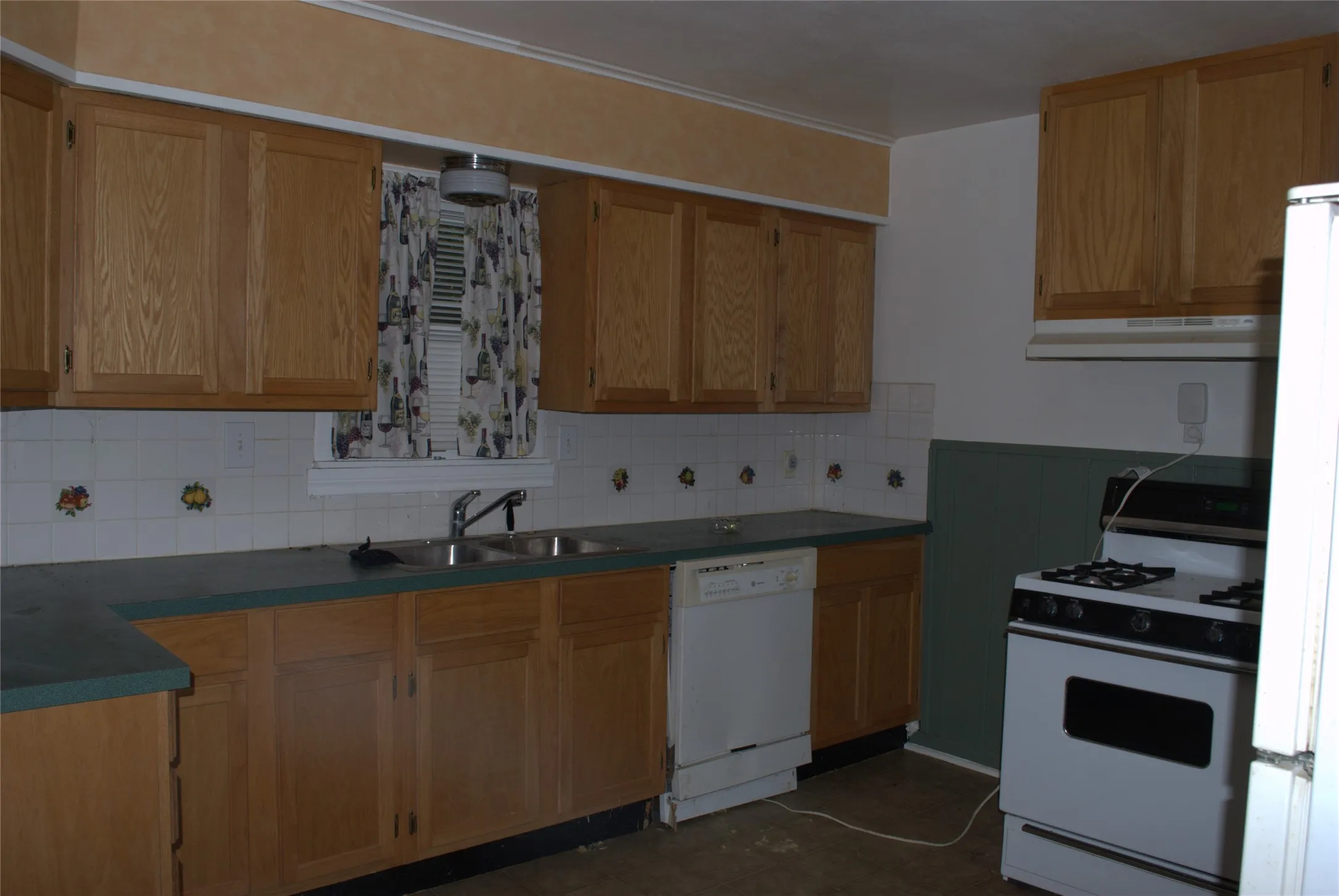 Triplex For Sale in Denton County , 112 N Hatcher Ave, Lewisville, Texas 75057, 5 Bedroom, 3 Bathroom, Garage spaces, 0 Sqft, built in 1940, mls#21352382, Real Estate Agent in Lewisville, Homes For Sale in Denton county, Homes For Sale in Lewisville, Realtor in Lewisville Texas, Real Estate Brokerage Independent Realty Texas, Luminita Cordes Realtor