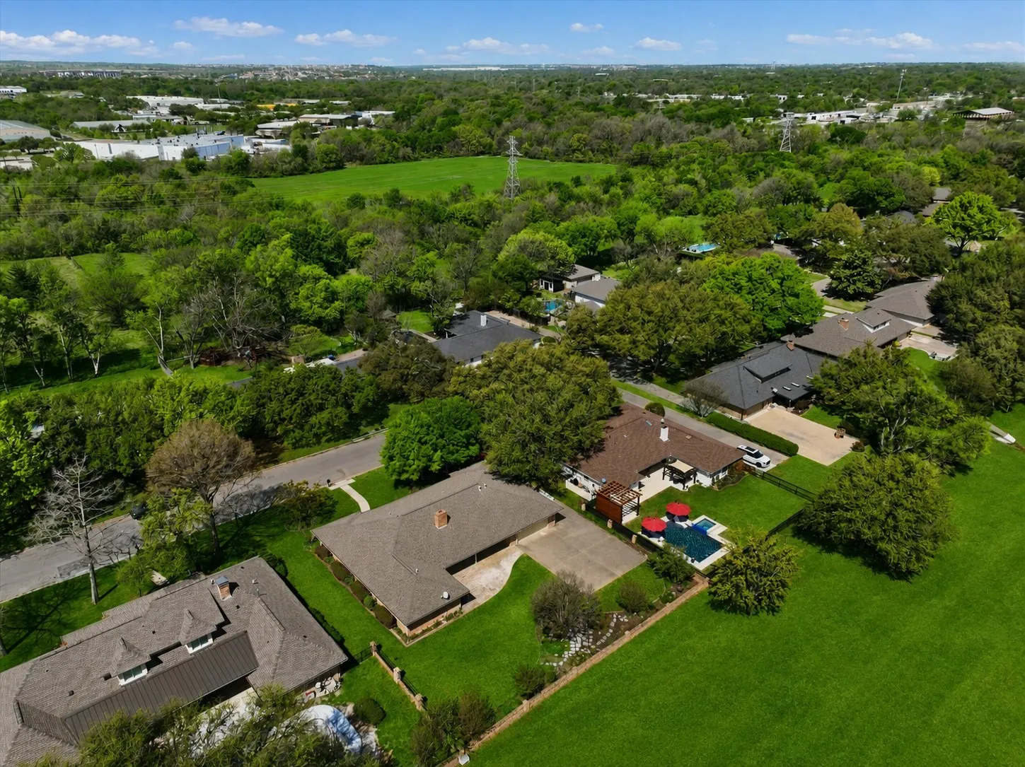 Single Family Residence For Sale in Tarrant County , 4201 Winding Way, Benbrook, Texas 76126, 4 Bedroom, 3 Bathroom, 2 Garage spaces, 3,005 Sqft, built in 1971, mls#21354856, Real Estate Agent in Benbrook, Homes For Sale in Tarrant county, Homes For Sale in Benbrook, Realtor in Benbrook Texas, Real Estate Brokerage Independent Realty Texas, Luminita Cordes Realtor