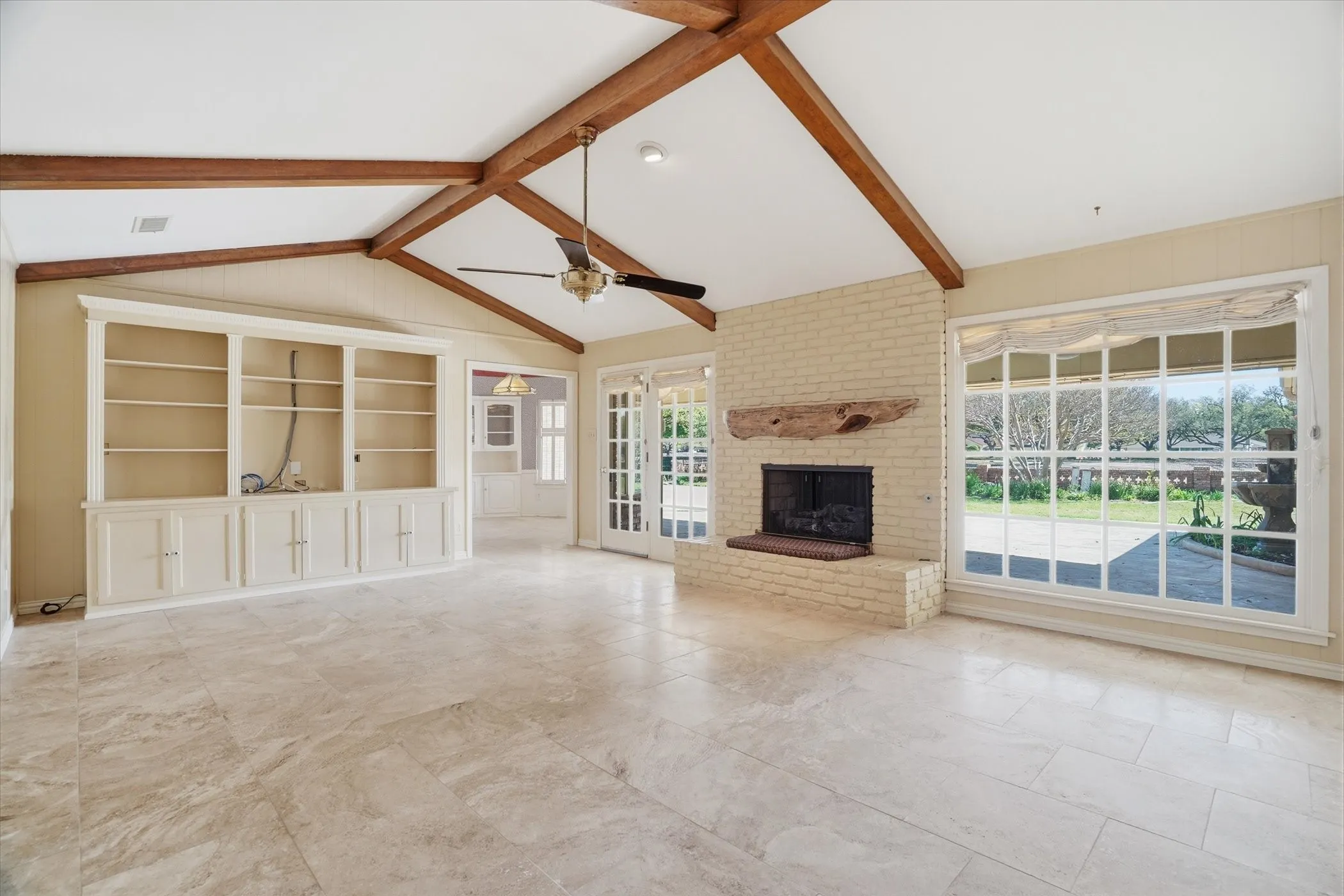 Single Family Residence For Sale in Tarrant County , 4201 Winding Way, Benbrook, Texas 76126, 4 Bedroom, 3 Bathroom, 2 Garage spaces, 3,005 Sqft, built in 1971, mls#21354856, Real Estate Agent in Benbrook, Homes For Sale in Tarrant county, Homes For Sale in Benbrook, Realtor in Benbrook Texas, Real Estate Brokerage Independent Realty Texas, Luminita Cordes Realtor