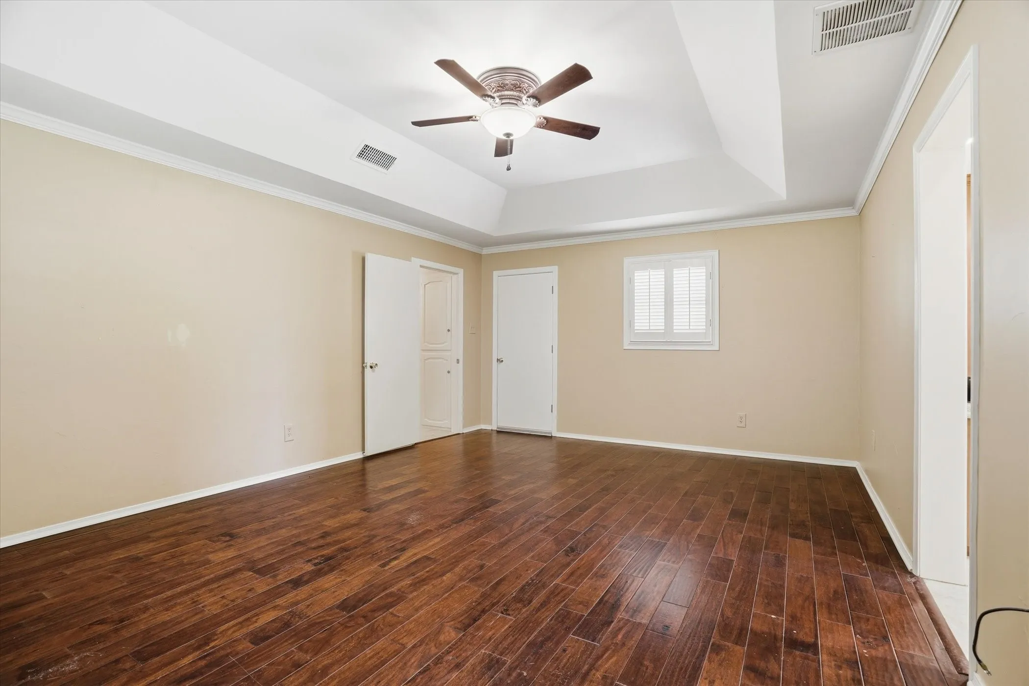 Single Family Residence For Sale in Tarrant County , 4201 Winding Way, Benbrook, Texas 76126, 4 Bedroom, 3 Bathroom, 2 Garage spaces, 3,005 Sqft, built in 1971, mls#21354856, Real Estate Agent in Benbrook, Homes For Sale in Tarrant county, Homes For Sale in Benbrook, Realtor in Benbrook Texas, Real Estate Brokerage Independent Realty Texas, Luminita Cordes Realtor
