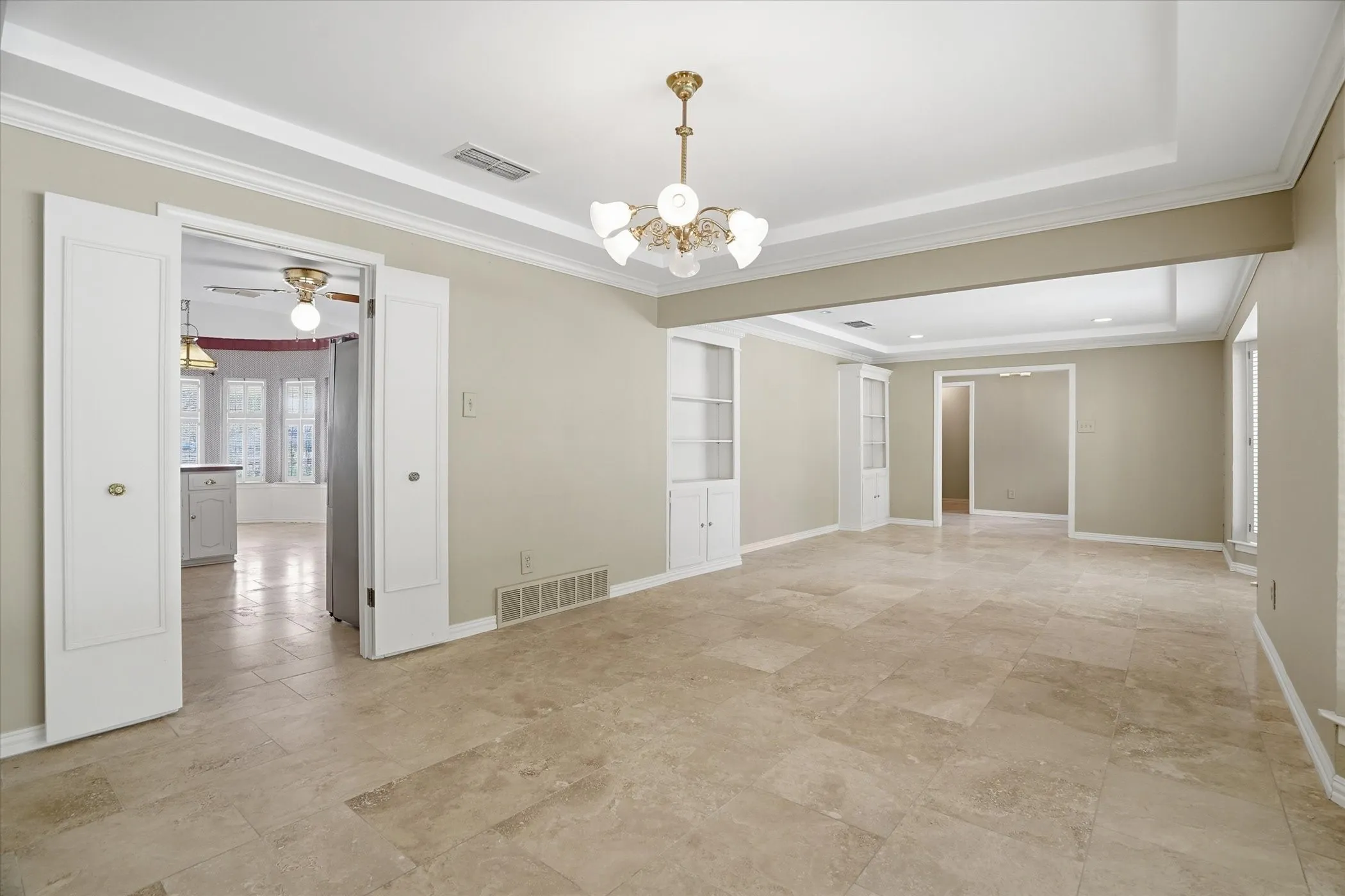 Single Family Residence For Sale in Tarrant County , 4201 Winding Way, Benbrook, Texas 76126, 4 Bedroom, 3 Bathroom, 2 Garage spaces, 3,005 Sqft, built in 1971, mls#21354856, Real Estate Agent in Benbrook, Homes For Sale in Tarrant county, Homes For Sale in Benbrook, Realtor in Benbrook Texas, Real Estate Brokerage Independent Realty Texas, Luminita Cordes Realtor