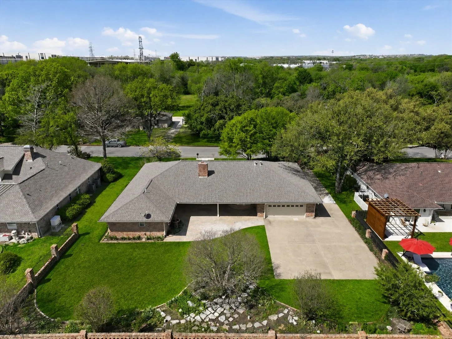 Single Family Residence For Sale in Tarrant County , 4201 Winding Way, Benbrook, Texas 76126, 4 Bedroom, 3 Bathroom, 2 Garage spaces, 3,005 Sqft, built in 1971, mls#21354856, Real Estate Agent in Benbrook, Homes For Sale in Tarrant county, Homes For Sale in Benbrook, Realtor in Benbrook Texas, Real Estate Brokerage Independent Realty Texas, Luminita Cordes Realtor