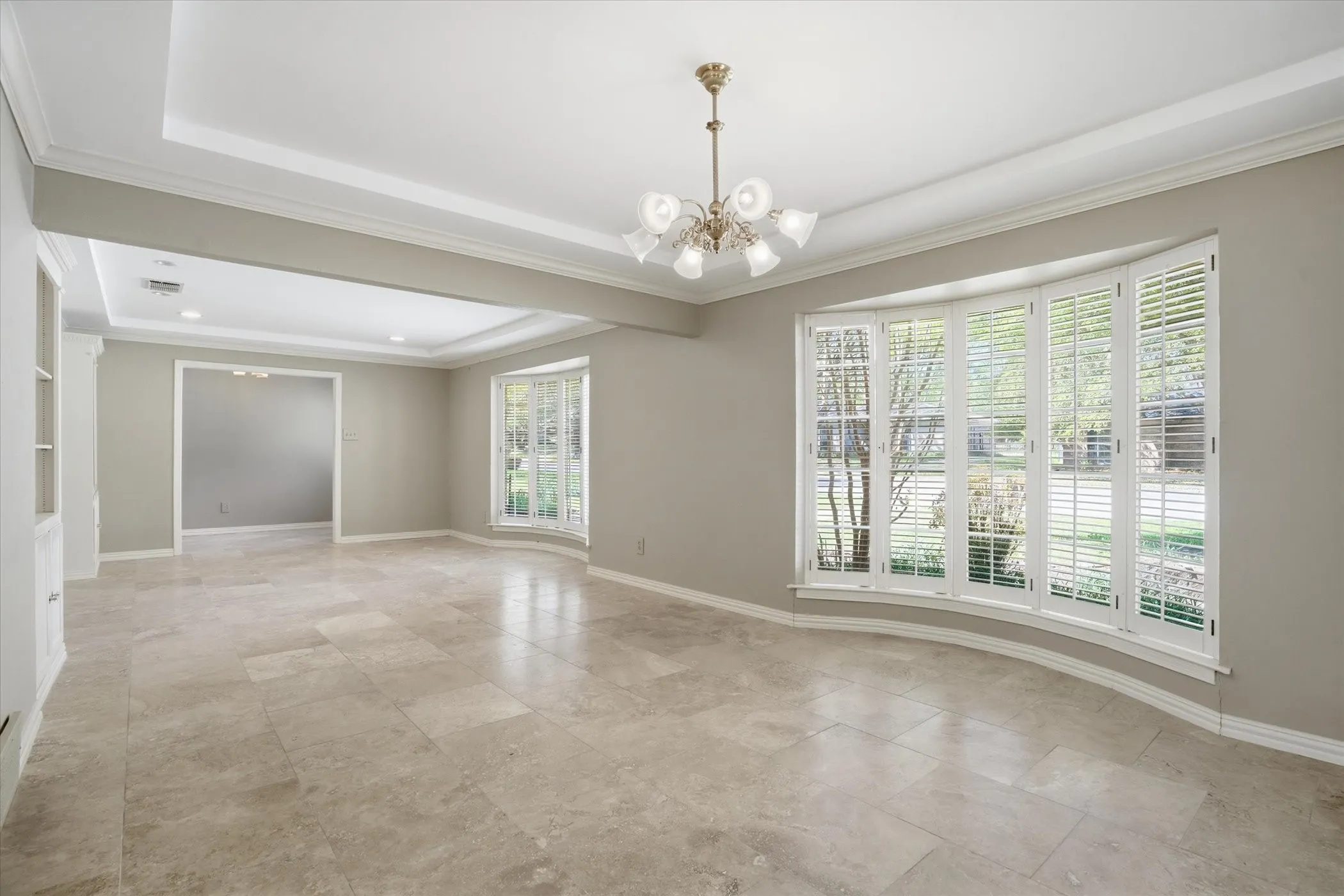 Single Family Residence For Sale in Tarrant County , 4201 Winding Way, Benbrook, Texas 76126, 4 Bedroom, 3 Bathroom, 2 Garage spaces, 3,005 Sqft, built in 1971, mls#21354856, Real Estate Agent in Benbrook, Homes For Sale in Tarrant county, Homes For Sale in Benbrook, Realtor in Benbrook Texas, Real Estate Brokerage Independent Realty Texas, Luminita Cordes Realtor