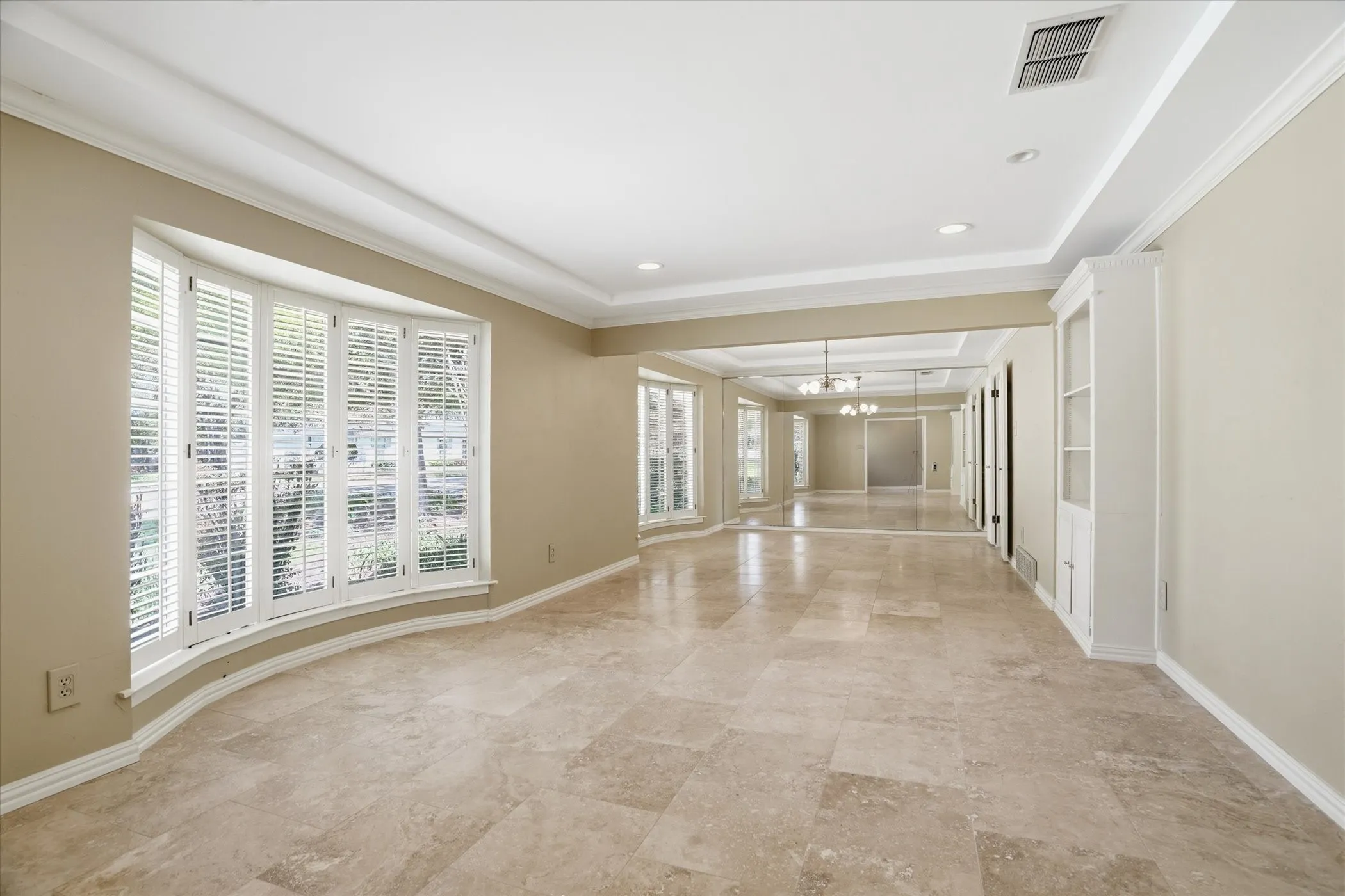 Single Family Residence For Sale in Tarrant County , 4201 Winding Way, Benbrook, Texas 76126, 4 Bedroom, 3 Bathroom, 2 Garage spaces, 3,005 Sqft, built in 1971, mls#21354856, Real Estate Agent in Benbrook, Homes For Sale in Tarrant county, Homes For Sale in Benbrook, Realtor in Benbrook Texas, Real Estate Brokerage Independent Realty Texas, Luminita Cordes Realtor