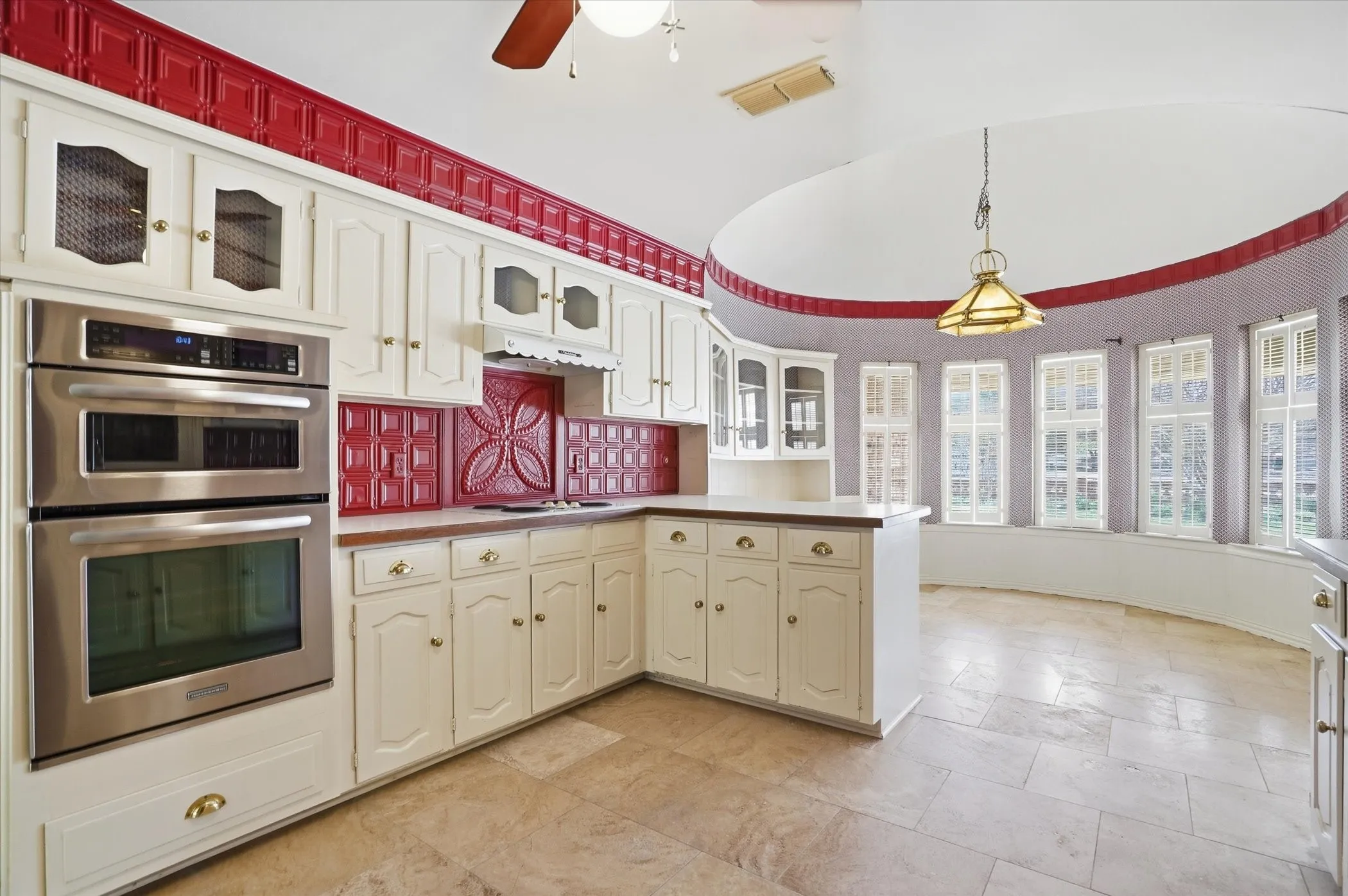Single Family Residence For Sale in Tarrant County , 4201 Winding Way, Benbrook, Texas 76126, 4 Bedroom, 3 Bathroom, 2 Garage spaces, 3,005 Sqft, built in 1971, mls#21354856, Real Estate Agent in Benbrook, Homes For Sale in Tarrant county, Homes For Sale in Benbrook, Realtor in Benbrook Texas, Real Estate Brokerage Independent Realty Texas, Luminita Cordes Realtor