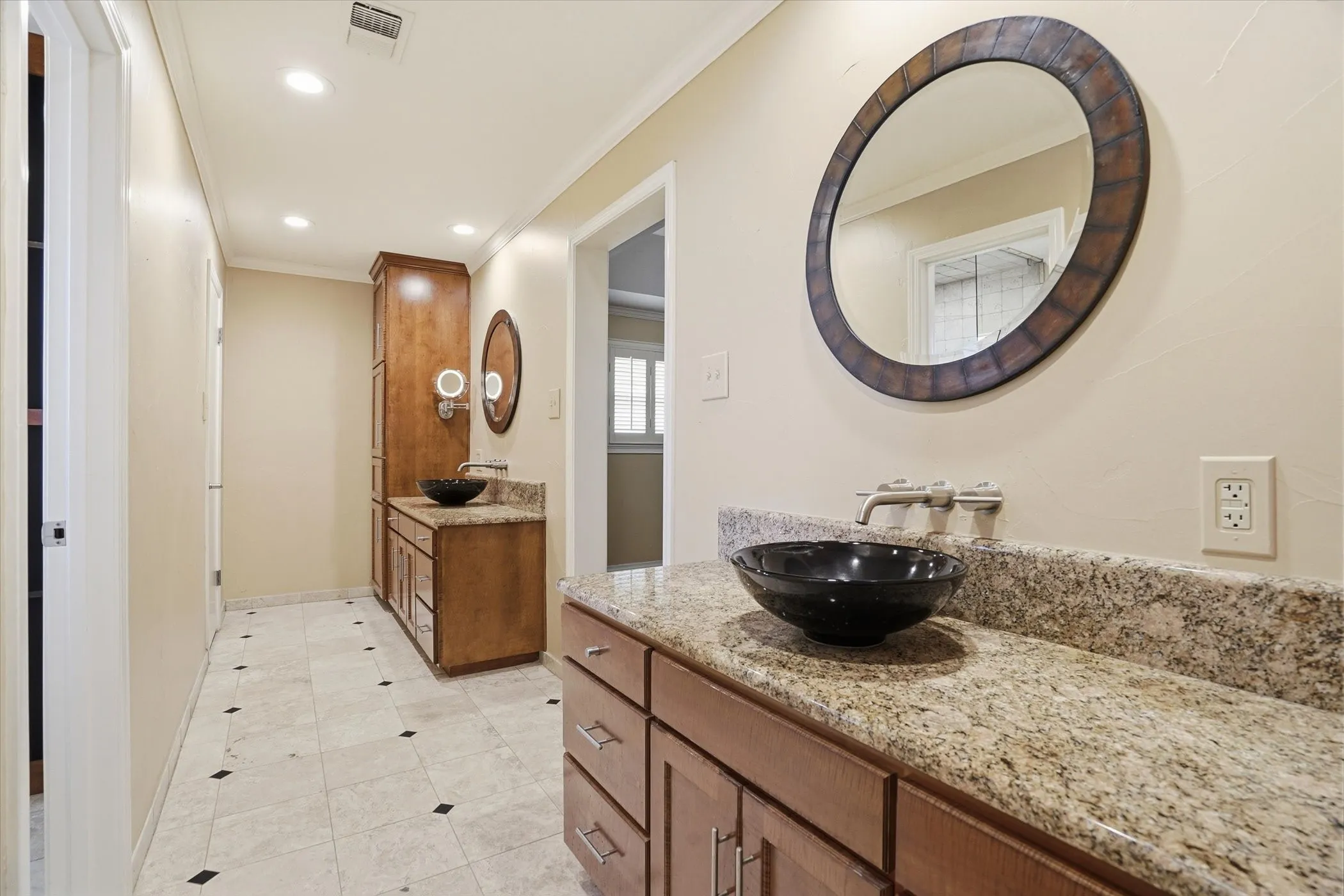 Single Family Residence For Sale in Tarrant County , 4201 Winding Way, Benbrook, Texas 76126, 4 Bedroom, 3 Bathroom, 2 Garage spaces, 3,005 Sqft, built in 1971, mls#21354856, Real Estate Agent in Benbrook, Homes For Sale in Tarrant county, Homes For Sale in Benbrook, Realtor in Benbrook Texas, Real Estate Brokerage Independent Realty Texas, Luminita Cordes Realtor