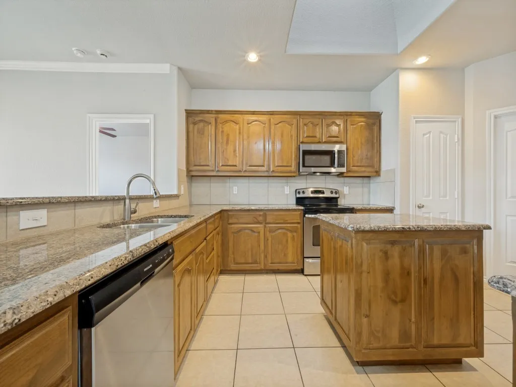 Single Family Residence For Rent in Denton County , 3213 Hornbeam Street, Denton, Texas 76226, 3 Bedroom, 2 Bathroom, 2 Garage spaces, 1,872 Sqft, built in 2008, mls#21354896, Real Estate Agent in Denton, Homes For Rent in Denton county, Homes For Rent in Denton, Realtor in Denton Texas, Real Estate Brokerage Independent Realty Texas, Luminita Cordes Realtor