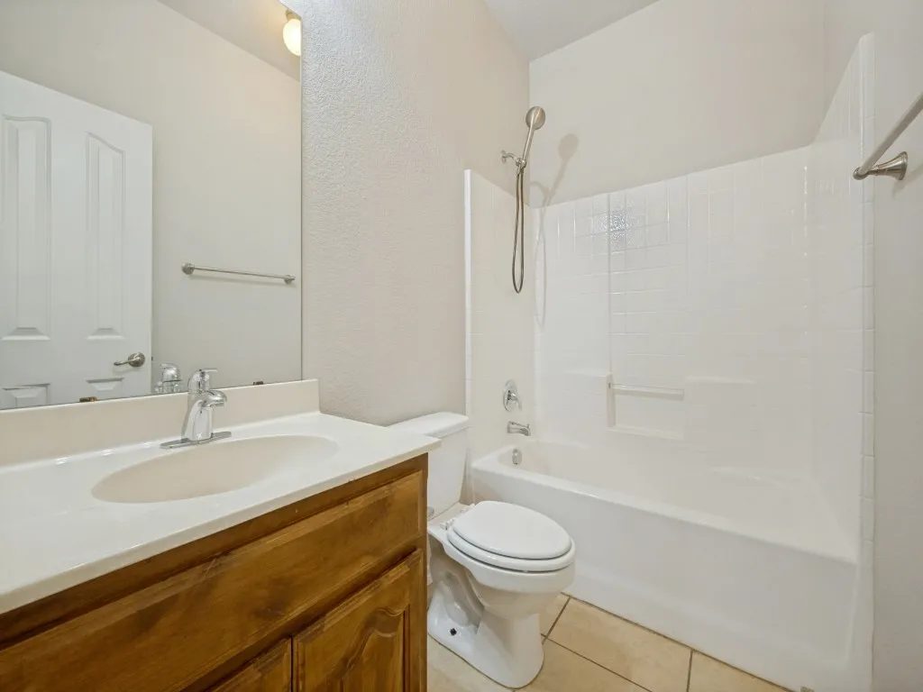 Single Family Residence For Rent in Denton County , 3213 Hornbeam Street, Denton, Texas 76226, 3 Bedroom, 2 Bathroom, 2 Garage spaces, 1,872 Sqft, built in 2008, mls#21354896, Real Estate Agent in Denton, Homes For Rent in Denton county, Homes For Rent in Denton, Realtor in Denton Texas, Real Estate Brokerage Independent Realty Texas, Luminita Cordes Realtor