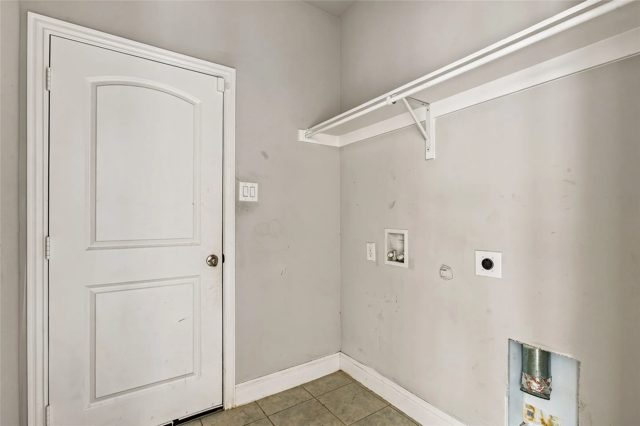 Single Family Residence For Sale in Ellis County , 105 Finlee Lane, Red Oak, Texas 75154, 4 Bedroom, 2 Bathroom, 2 Garage spaces, 1,937 Sqft, built in 2021, mls#21354273, Real Estate Agent in Red Oak, Homes For Sale in Ellis county, Homes For Sale in Red Oak, Realtor in Red Oak Texas, Real Estate Brokerage Independent Realty Texas, Luminita Cordes Realtor