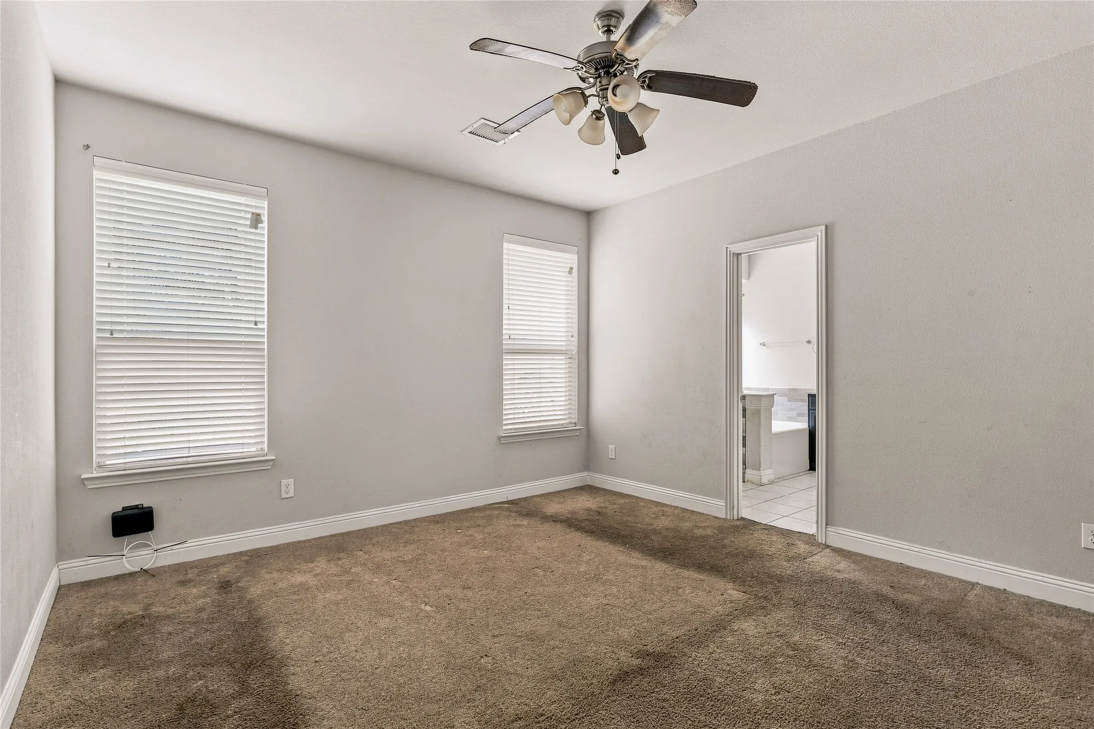 Single Family Residence For Sale in Ellis County , 105 Finlee Lane, Red Oak, Texas 75154, 4 Bedroom, 2 Bathroom, 2 Garage spaces, 1,937 Sqft, built in 2021, mls#21354273, Real Estate Agent in Red Oak, Homes For Sale in Ellis county, Homes For Sale in Red Oak, Realtor in Red Oak Texas, Real Estate Brokerage Independent Realty Texas, Luminita Cordes Realtor