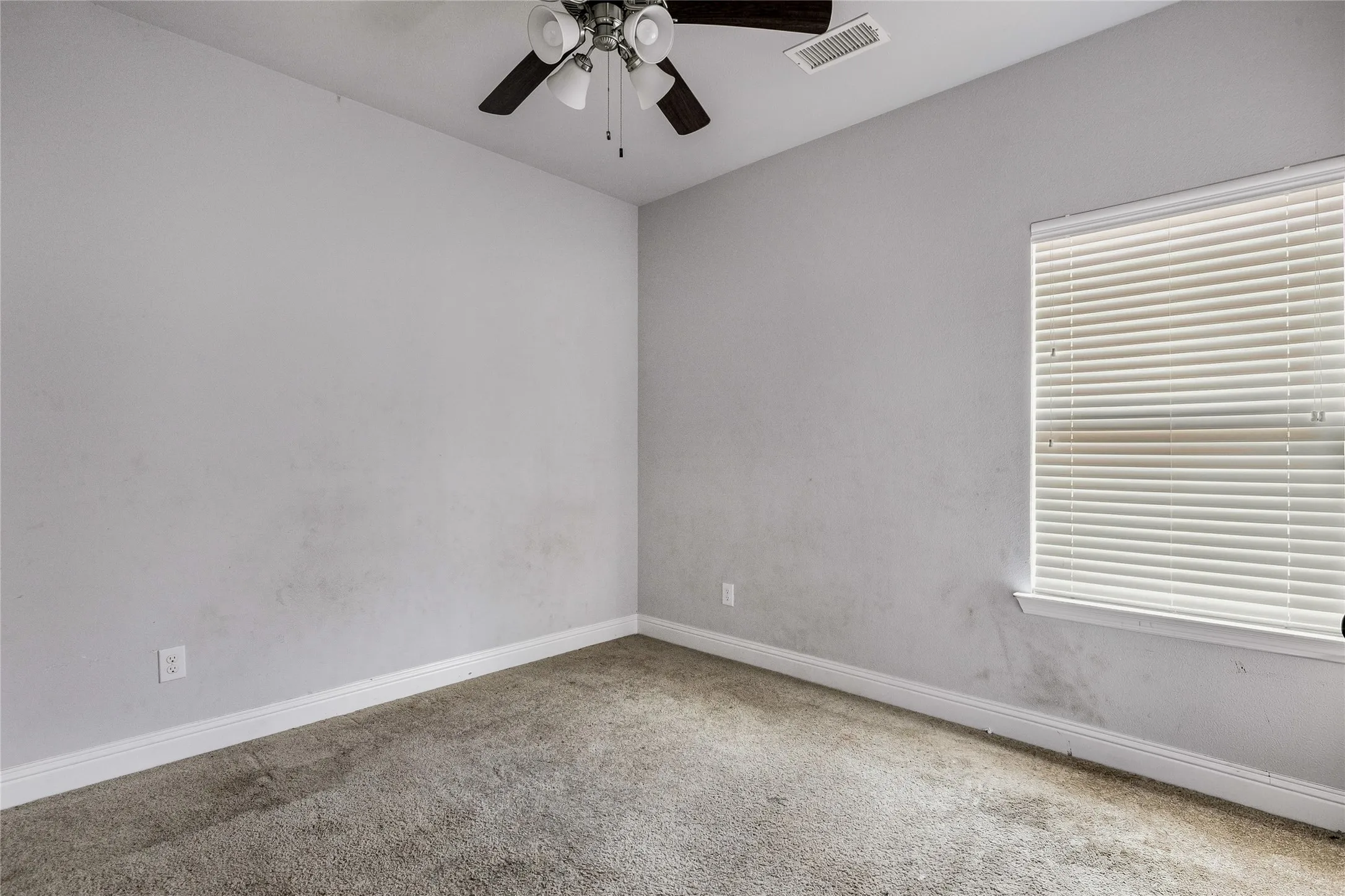 Single Family Residence For Sale in Ellis County , 105 Finlee Lane, Red Oak, Texas 75154, 4 Bedroom, 2 Bathroom, 2 Garage spaces, 1,937 Sqft, built in 2021, mls#21354273, Real Estate Agent in Red Oak, Homes For Sale in Ellis county, Homes For Sale in Red Oak, Realtor in Red Oak Texas, Real Estate Brokerage Independent Realty Texas, Luminita Cordes Realtor