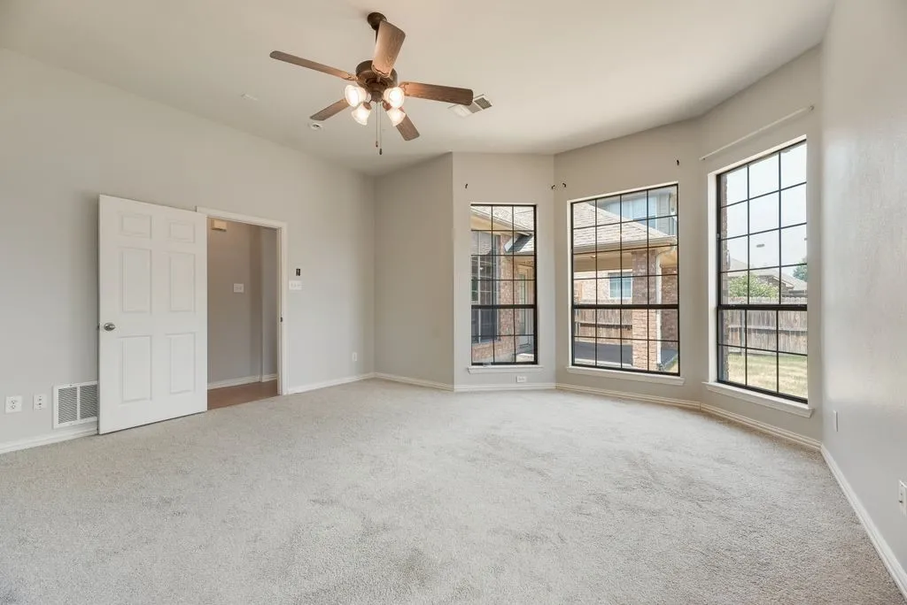 Single Family Residence For Rent in Denton County , 2517 Indian Hills Drive, Little Elm, Texas 75068, 3 Bedroom, 3 Bathroom, 2 Garage spaces, 1,996 Sqft, built in 2003, Price $2,400, mls#21338034, Real Estate Agent in Little Elm, Homes For Rent in Denton county, Homes For Rent in Little Elm, Realtor in Little Elm Texas, Real Estate Brokerage Independent Realty Texas, Luminita Cordes Realtor