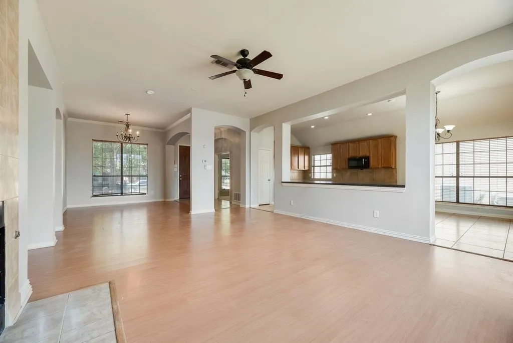 Single Family Residence For Rent in Denton County , 2517 Indian Hills Drive, Little Elm, Texas 75068, 3 Bedroom, 3 Bathroom, 2 Garage spaces, 1,996 Sqft, built in 2003, Price $2,400, mls#21338034, Real Estate Agent in Little Elm, Homes For Rent in Denton county, Homes For Rent in Little Elm, Realtor in Little Elm Texas, Real Estate Brokerage Independent Realty Texas, Luminita Cordes Realtor