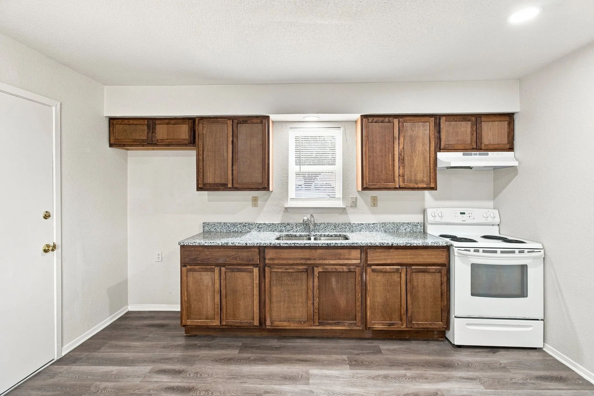 Single Family Residence For Rent in Tarrant County , 1819 Pelican W, Pelican Bay, Texas 76020, 2 Bedroom, 1 Bathroom, 1 Garage spaces, 696 Sqft, built in 1984, mls#21354242, Real Estate Agent in Pelican Bay, Homes For Rent in Tarrant county, Homes For Rent in Pelican Bay, Realtor in Pelican Bay Texas, Real Estate Brokerage Independent Realty Texas, Luminita Cordes Realtor