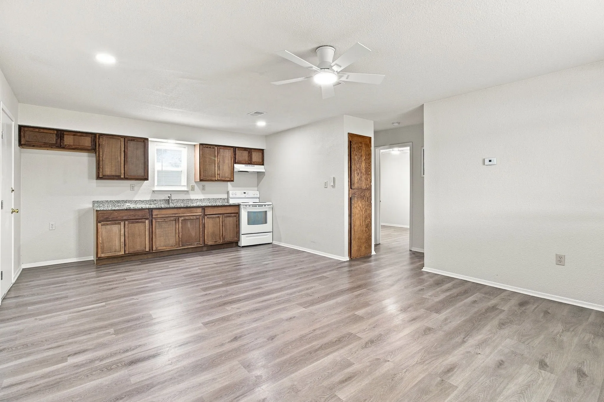 Single Family Residence For Rent in Tarrant County , 1819 Pelican W, Pelican Bay, Texas 76020, 2 Bedroom, 1 Bathroom, 1 Garage spaces, 696 Sqft, built in 1984, mls#21354242, Real Estate Agent in Pelican Bay, Homes For Rent in Tarrant county, Homes For Rent in Pelican Bay, Realtor in Pelican Bay Texas, Real Estate Brokerage Independent Realty Texas, Luminita Cordes Realtor