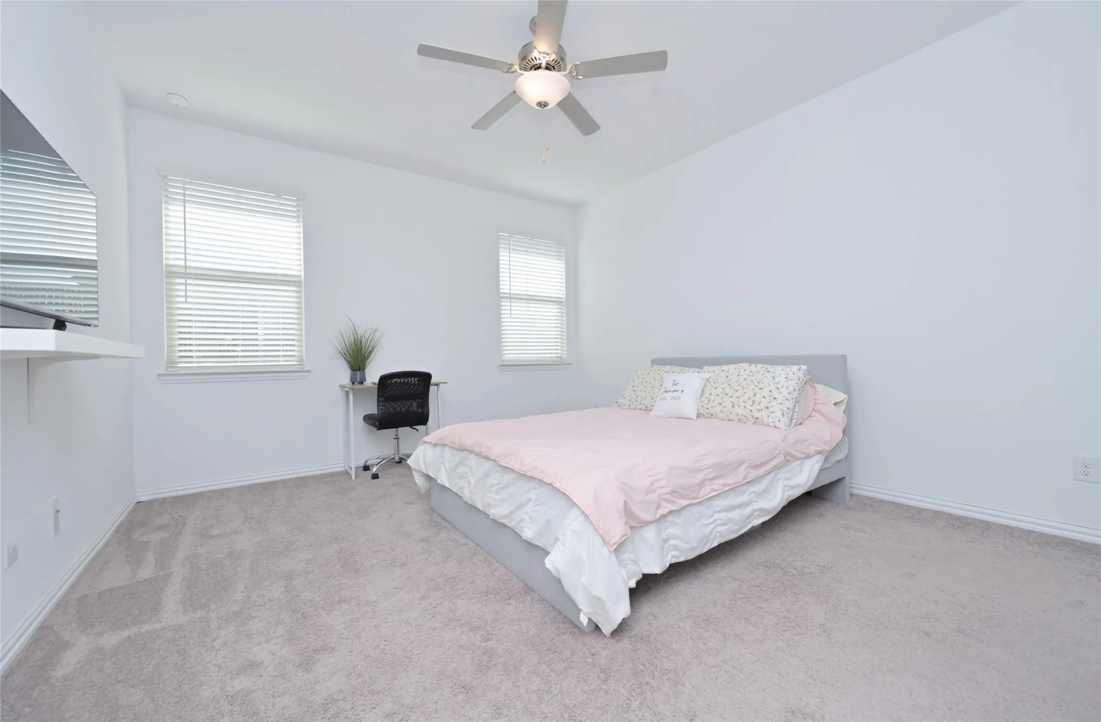 Single Family Residence For Sale in Denton County , 14853 Holster Trail, Fort Worth, Texas 76052, 3 Bedroom, 2 Bathroom, 2 Garage spaces, 1,601 Sqft, built in 2022, mls#21351756, Real Estate Agent in Fort Worth, Homes For Sale in Denton county, Homes For Sale in Fort Worth, Realtor in Fort Worth Texas, Real Estate Brokerage Independent Realty Texas, Luminita Cordes Realtor