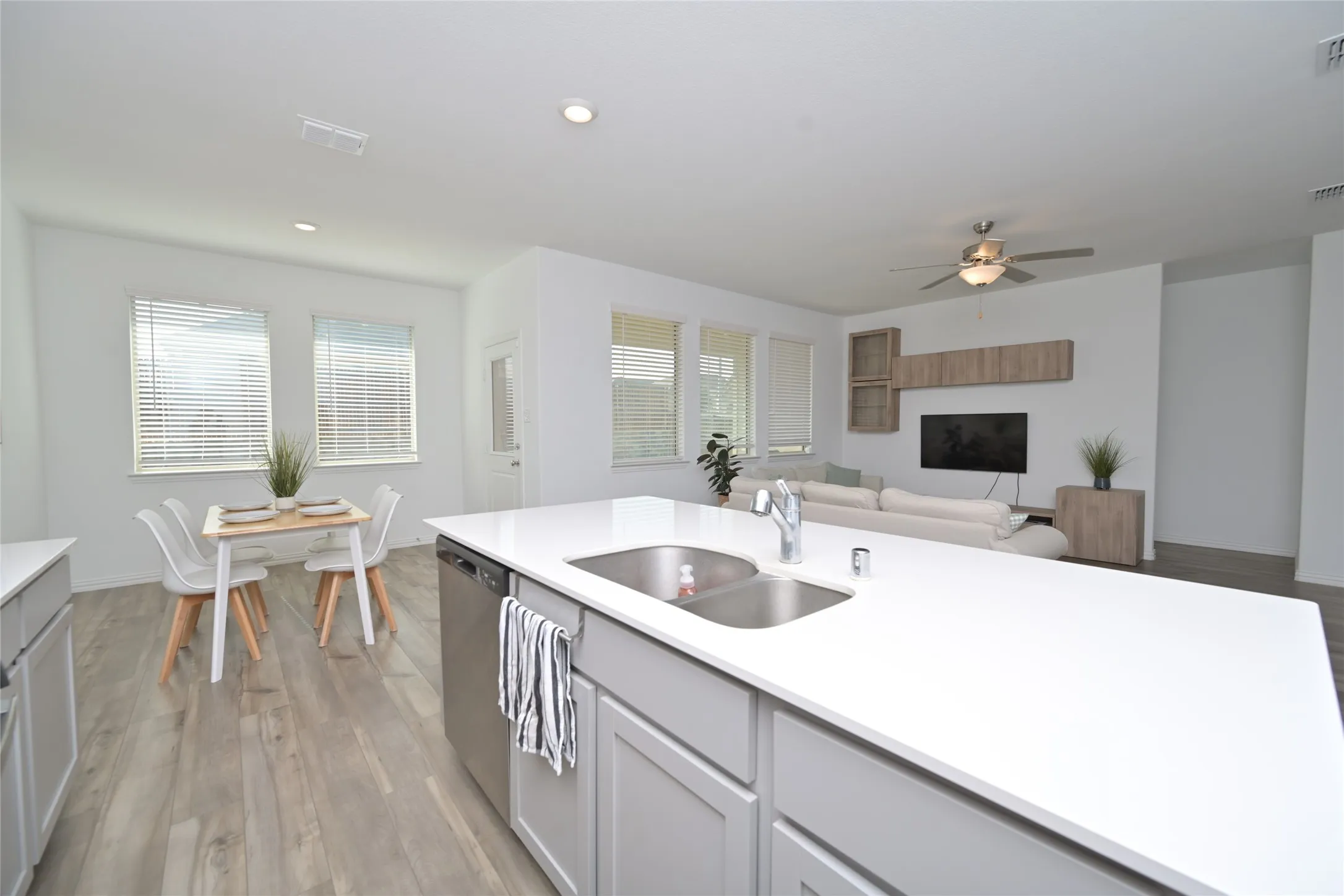 Single Family Residence For Sale in Denton County , 14853 Holster Trail, Fort Worth, Texas 76052, 3 Bedroom, 2 Bathroom, 2 Garage spaces, 1,601 Sqft, built in 2022, mls#21351756, Real Estate Agent in Fort Worth, Homes For Sale in Denton county, Homes For Sale in Fort Worth, Realtor in Fort Worth Texas, Real Estate Brokerage Independent Realty Texas, Luminita Cordes Realtor