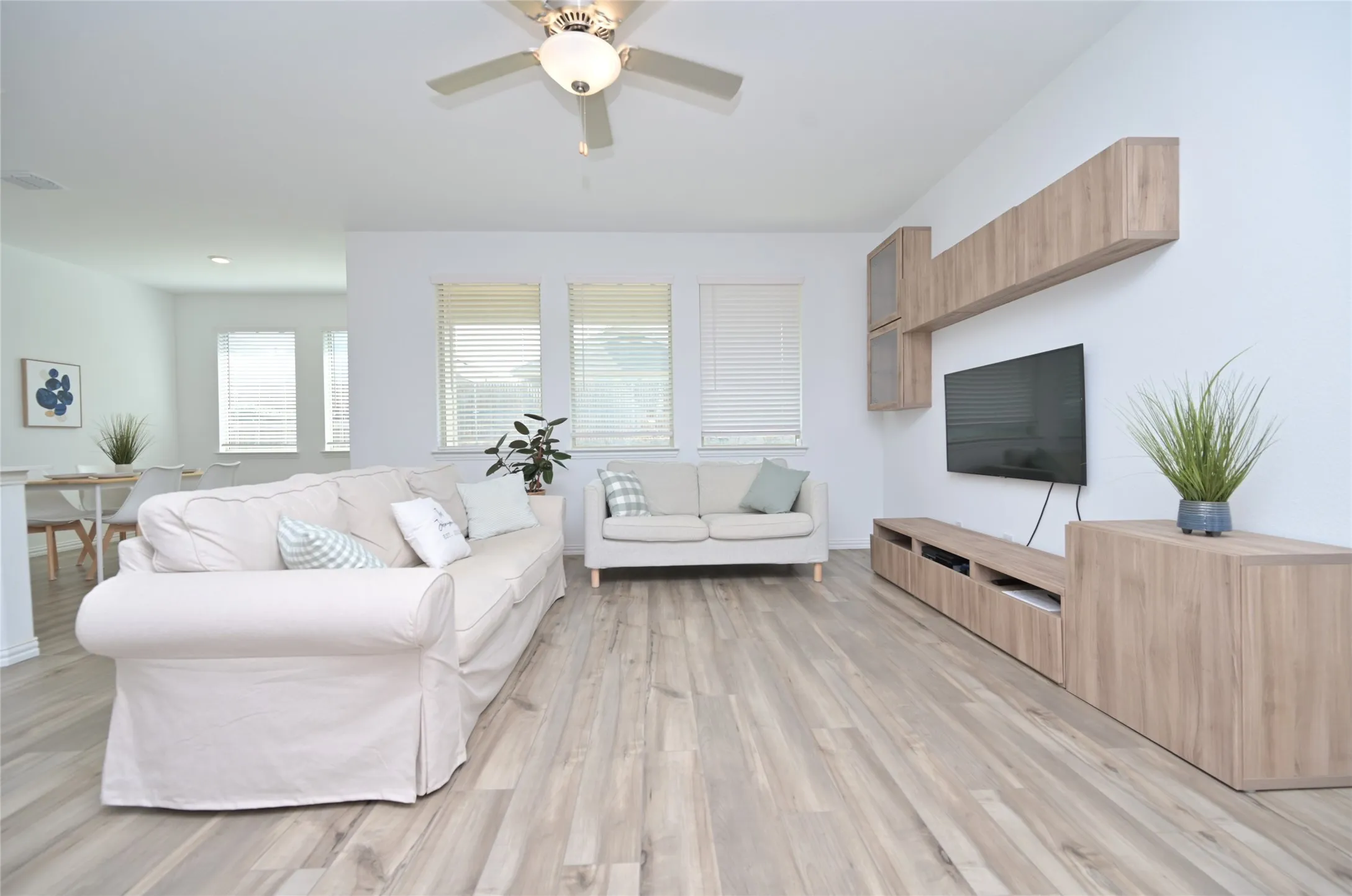 Single Family Residence For Sale in Denton County , 14853 Holster Trail, Fort Worth, Texas 76052, 3 Bedroom, 2 Bathroom, 2 Garage spaces, 1,601 Sqft, built in 2022, mls#21351756, Real Estate Agent in Fort Worth, Homes For Sale in Denton county, Homes For Sale in Fort Worth, Realtor in Fort Worth Texas, Real Estate Brokerage Independent Realty Texas, Luminita Cordes Realtor