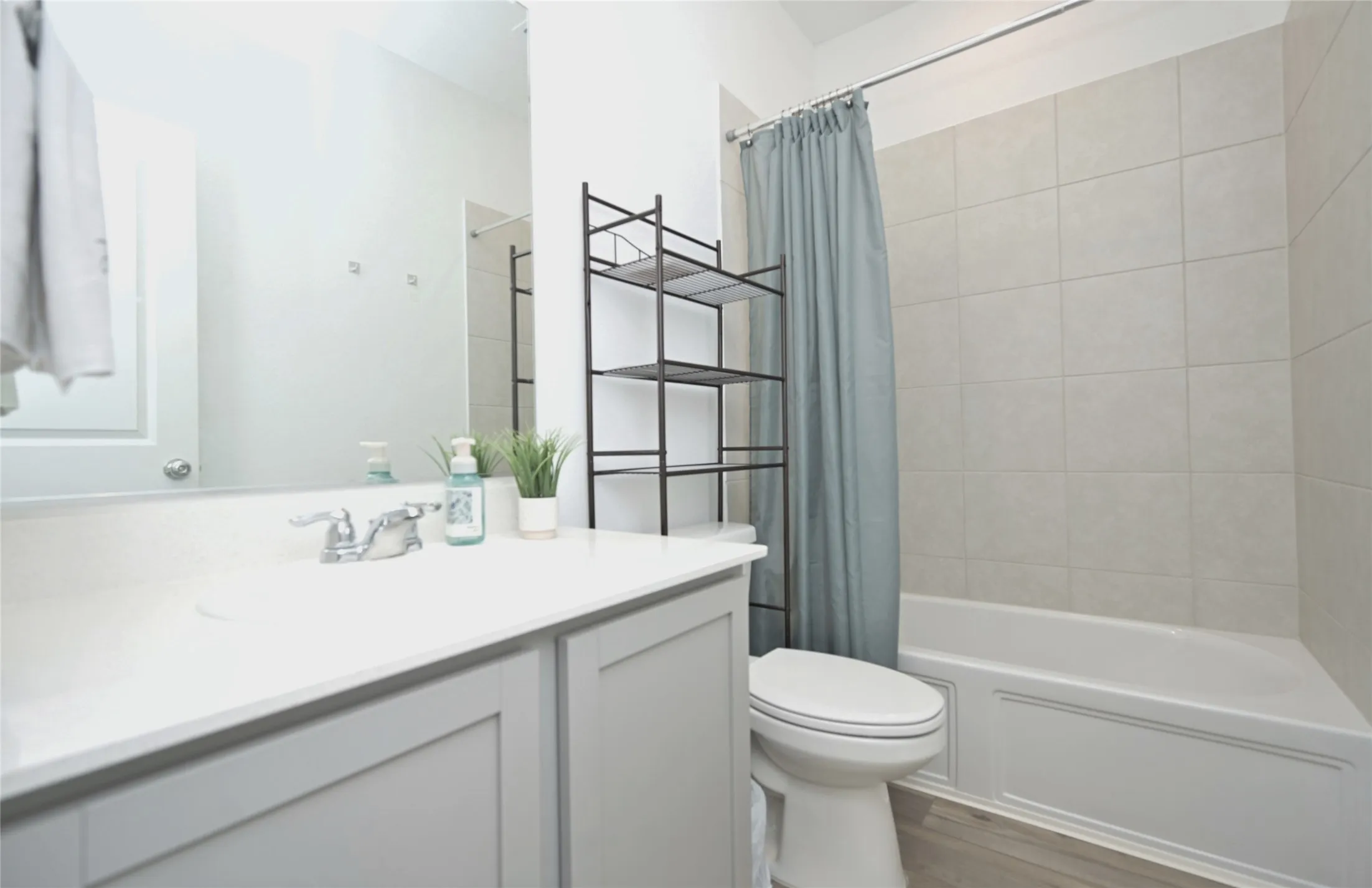 Single Family Residence For Sale in Denton County , 14853 Holster Trail, Fort Worth, Texas 76052, 3 Bedroom, 2 Bathroom, 2 Garage spaces, 1,601 Sqft, built in 2022, mls#21351756, Real Estate Agent in Fort Worth, Homes For Sale in Denton county, Homes For Sale in Fort Worth, Realtor in Fort Worth Texas, Real Estate Brokerage Independent Realty Texas, Luminita Cordes Realtor