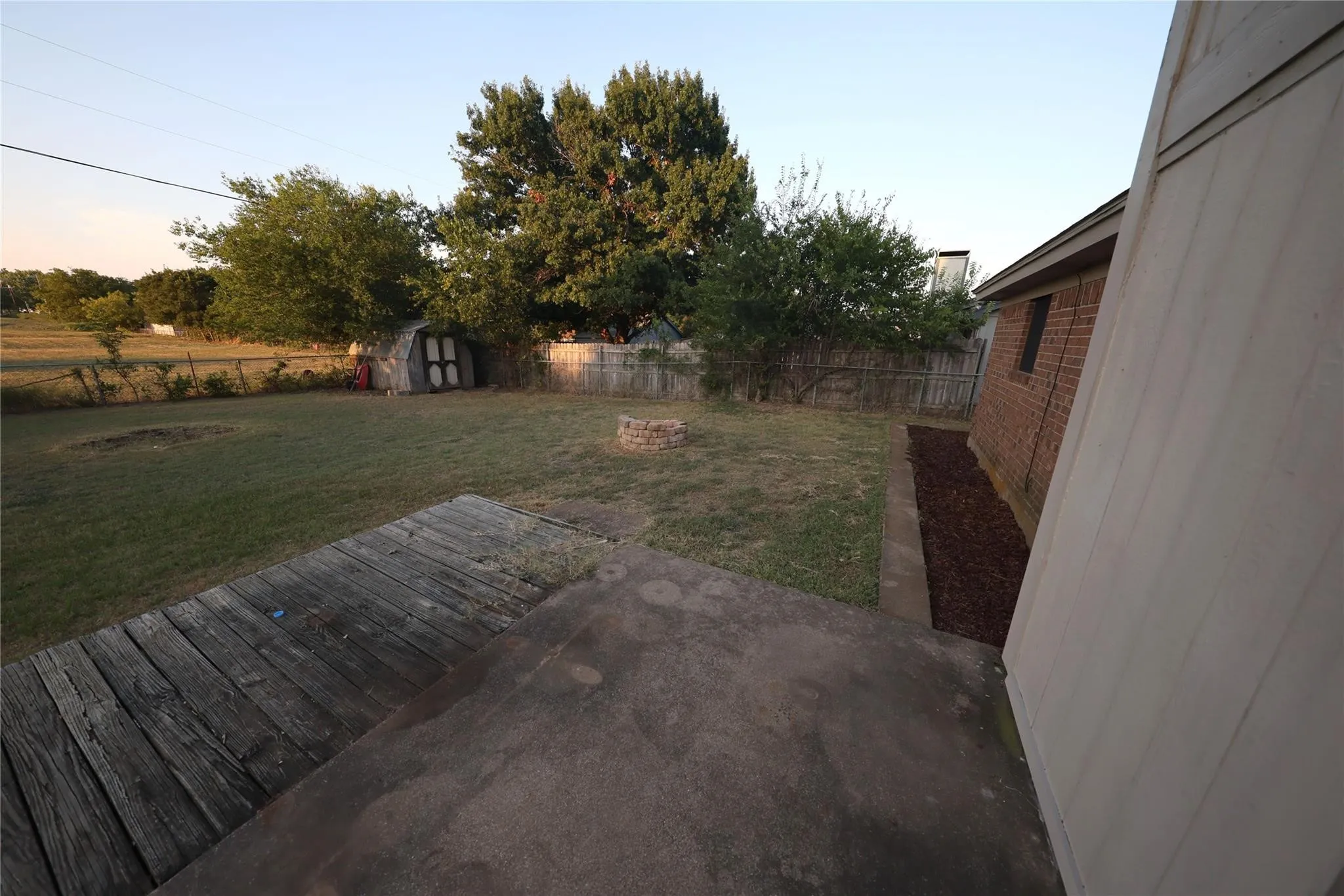 Single Family Residence For Sale in Johnson County , 2204 Towne North Drive, Cleburne, Texas 76033, 3 Bedroom, 2 Bathroom, 2 Garage spaces, 1,527 Sqft, built in 1977, Price $265,000, mls#21354911, Real Estate Agent in Cleburne, Homes For Sale in Johnson county, Homes For Sale in Cleburne, Realtor in Cleburne Texas, Real Estate Brokerage Independent Realty Texas, Luminita Cordes Realtor