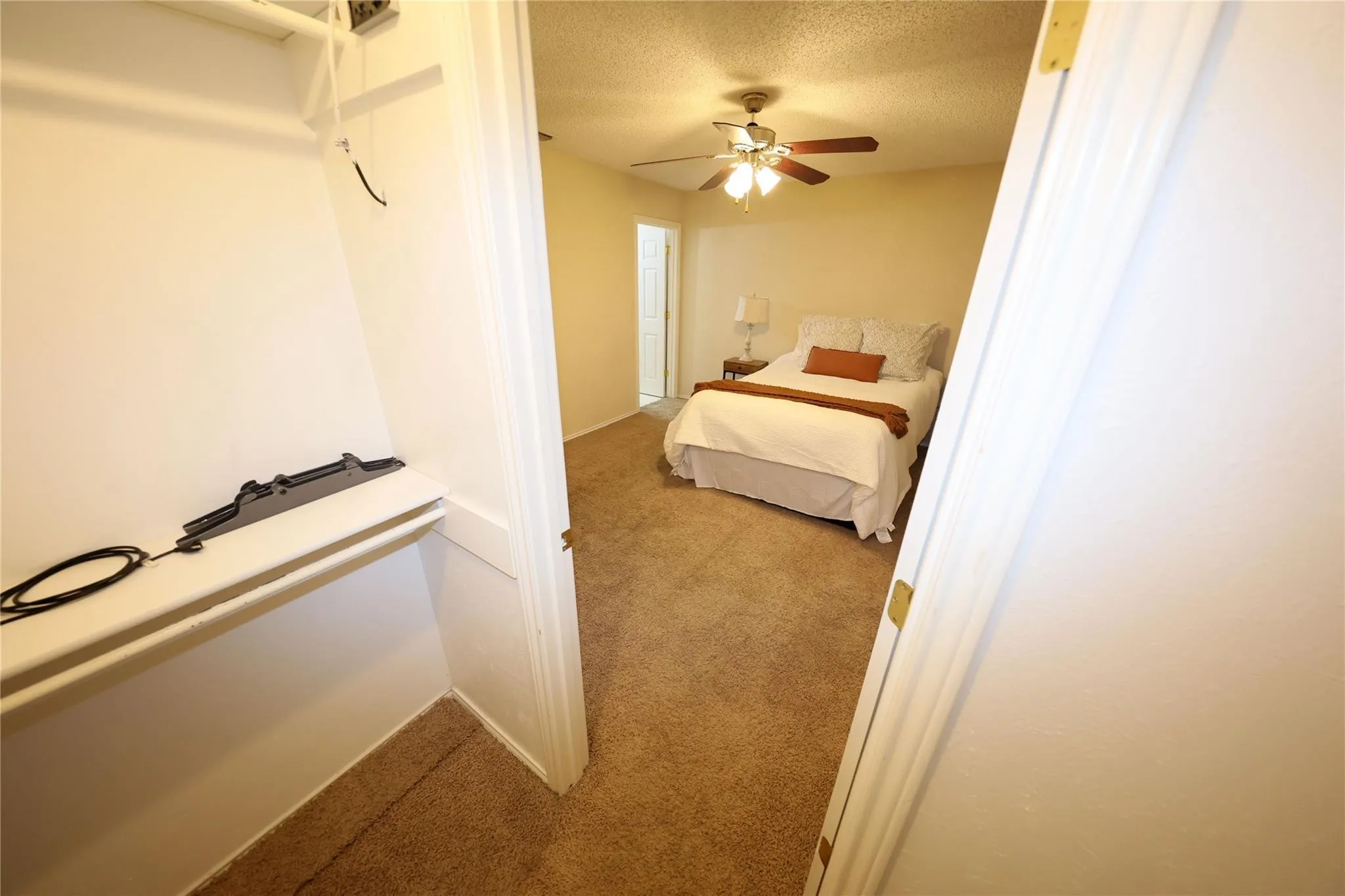 Single Family Residence For Sale in Johnson County , 2204 Towne North Drive, Cleburne, Texas 76033, 3 Bedroom, 2 Bathroom, 2 Garage spaces, 1,527 Sqft, built in 1977, Price $265,000, mls#21354911, Real Estate Agent in Cleburne, Homes For Sale in Johnson county, Homes For Sale in Cleburne, Realtor in Cleburne Texas, Real Estate Brokerage Independent Realty Texas, Luminita Cordes Realtor